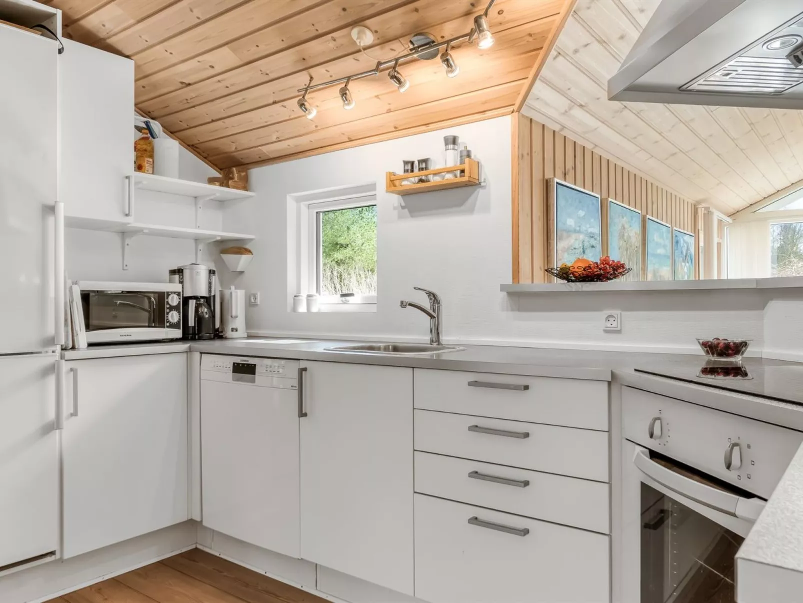 "Botwith" - 2.8km from the sea - Binnen