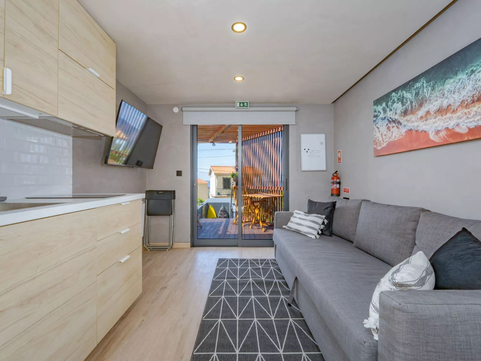 Modernes Studio, Terrasse mit Meerblick und Zugang zur Brandung-Image-tags.info