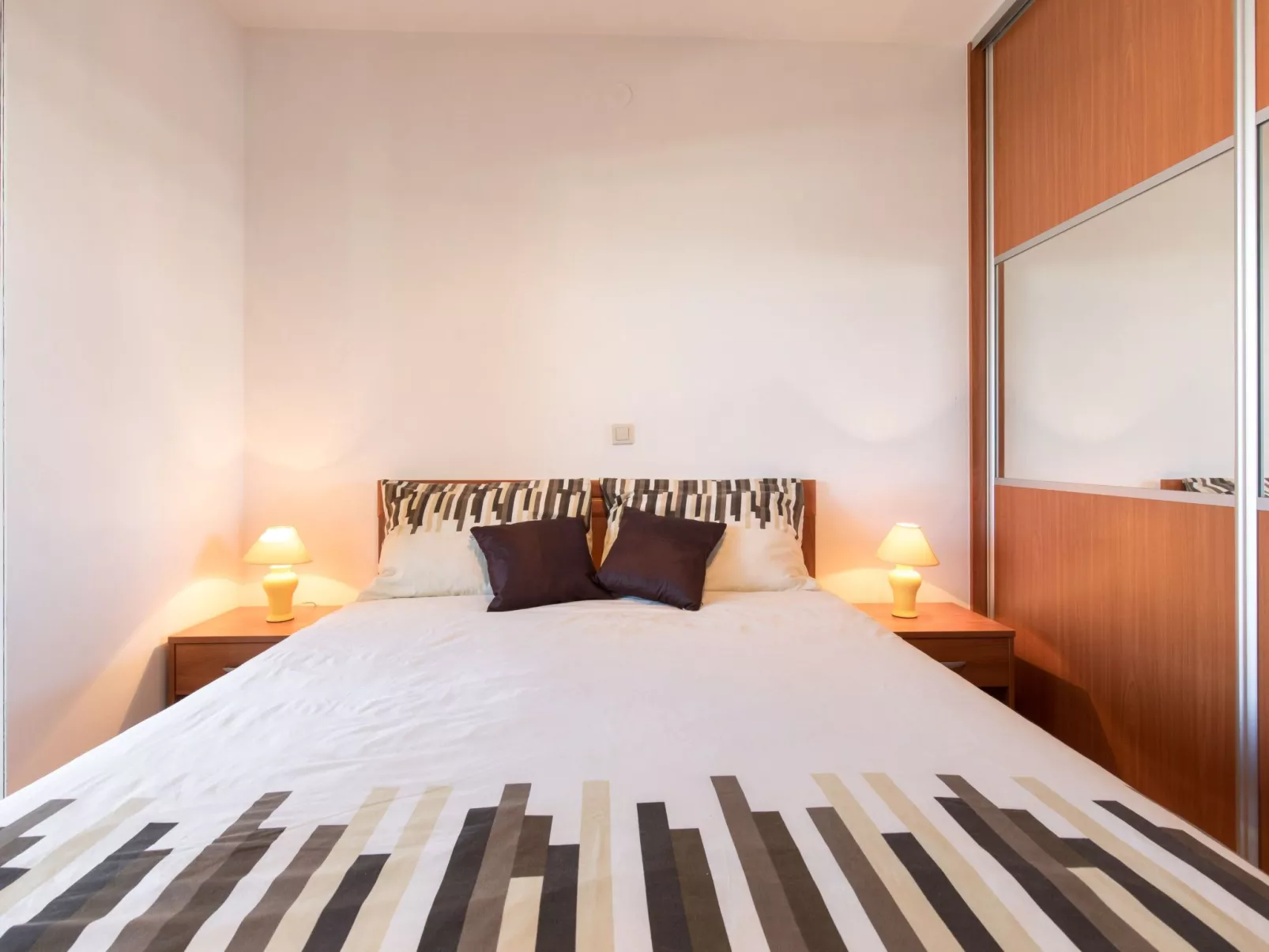 "Ore" mit privatem Pool - Image-tags.info