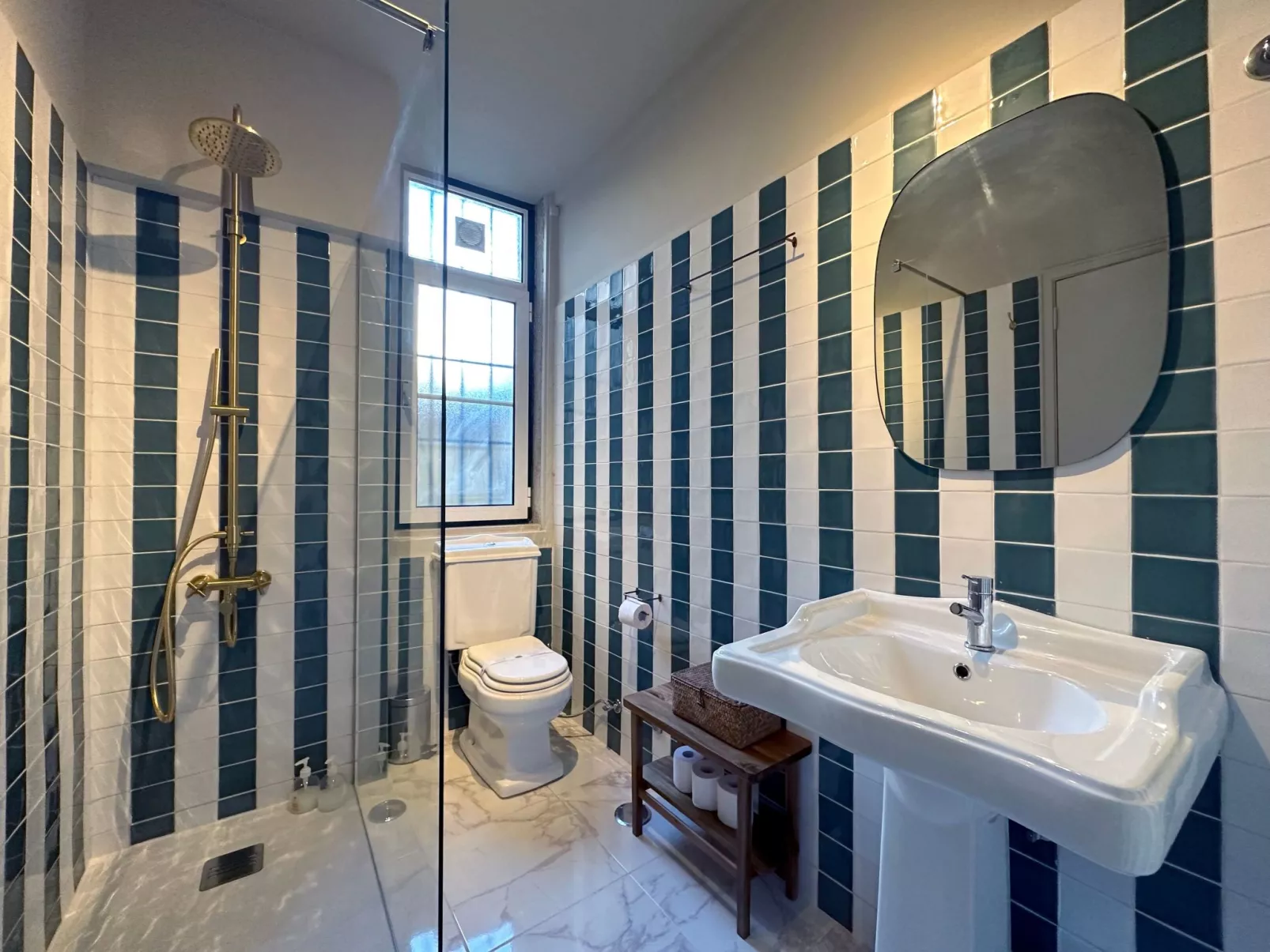 Die Memoiren der traditionellen Künste, Balcony at Downtown - Image-tags.info