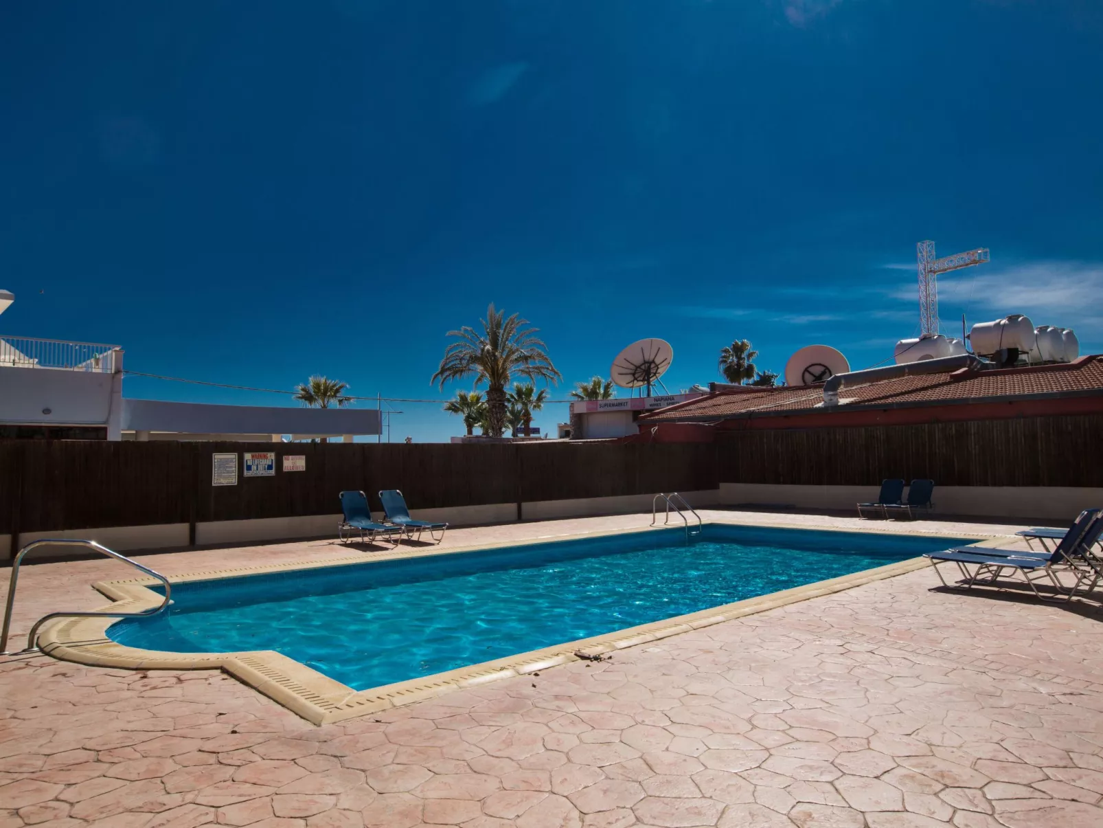 Moderne Erdgeschosswohnung in Ayia Napa - Image-tags.info