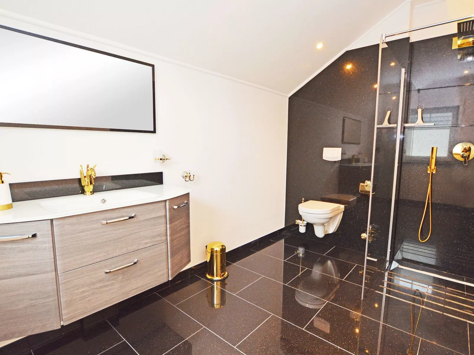 Merzijana Dachgeschoss in Stinteck - Image-tags.info