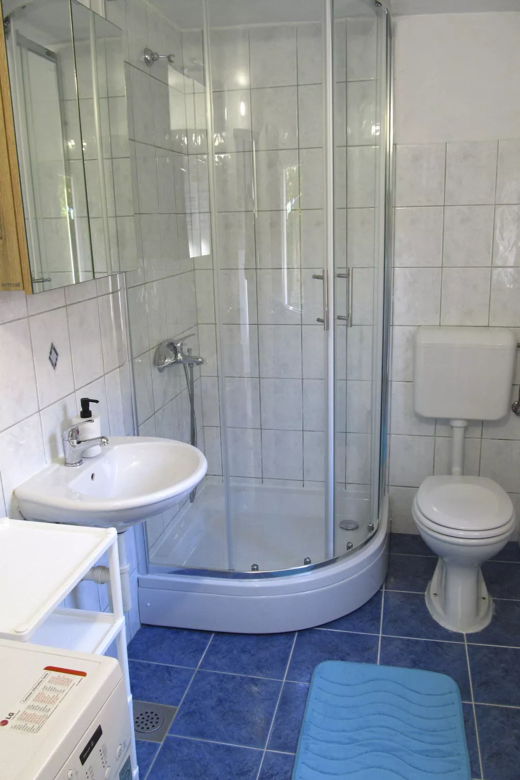 Wohnung in Veli Lošinj mit schönem Garten - Image-tags.info