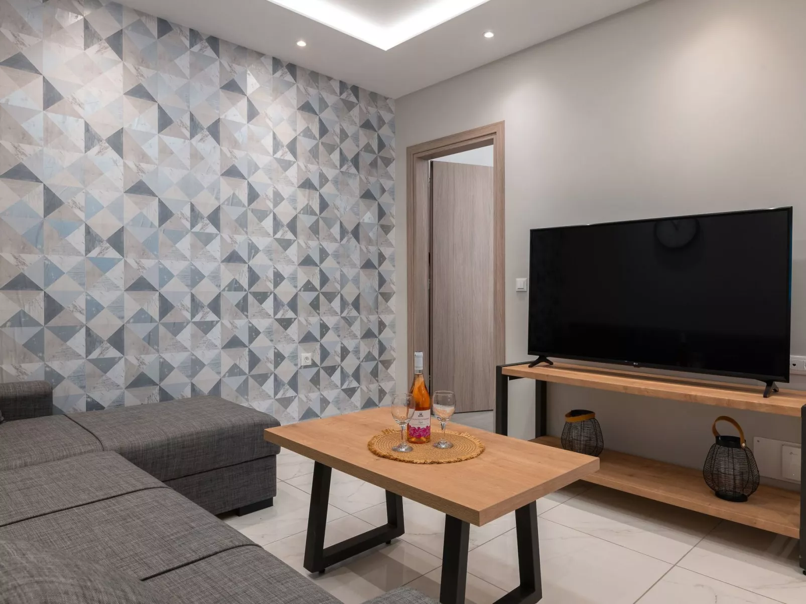 Artemis PoolFront - Image-tags.info