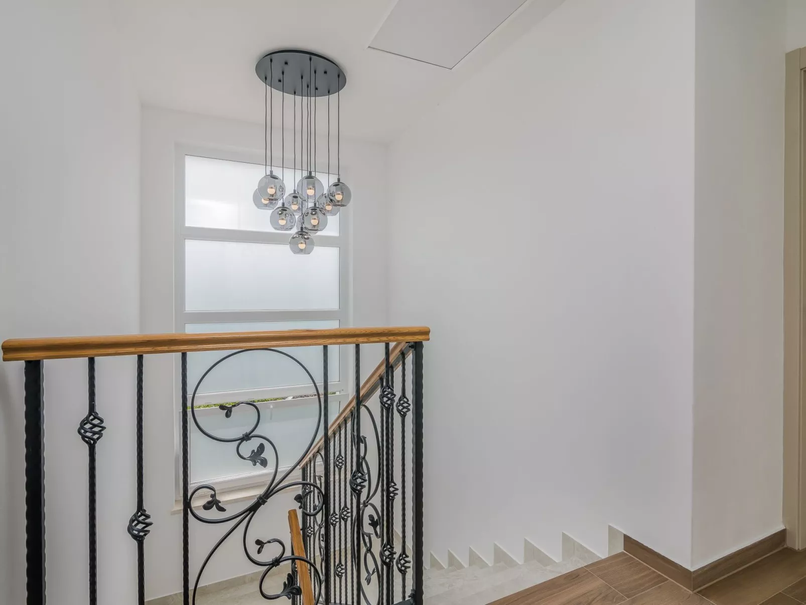 Luxuriöse Villa mit Salzwasserpool in einer ruhigen Gegend - Image-tags.info