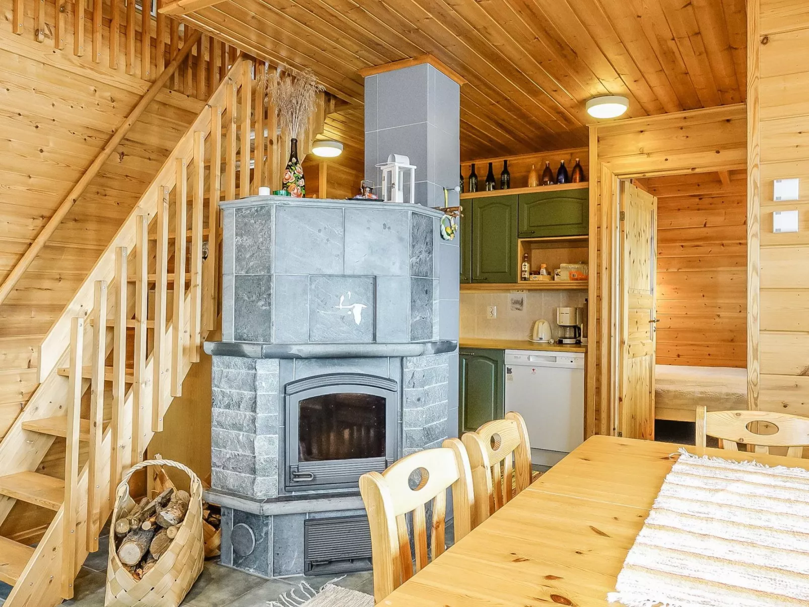 Luongasloma 2 - Binnen