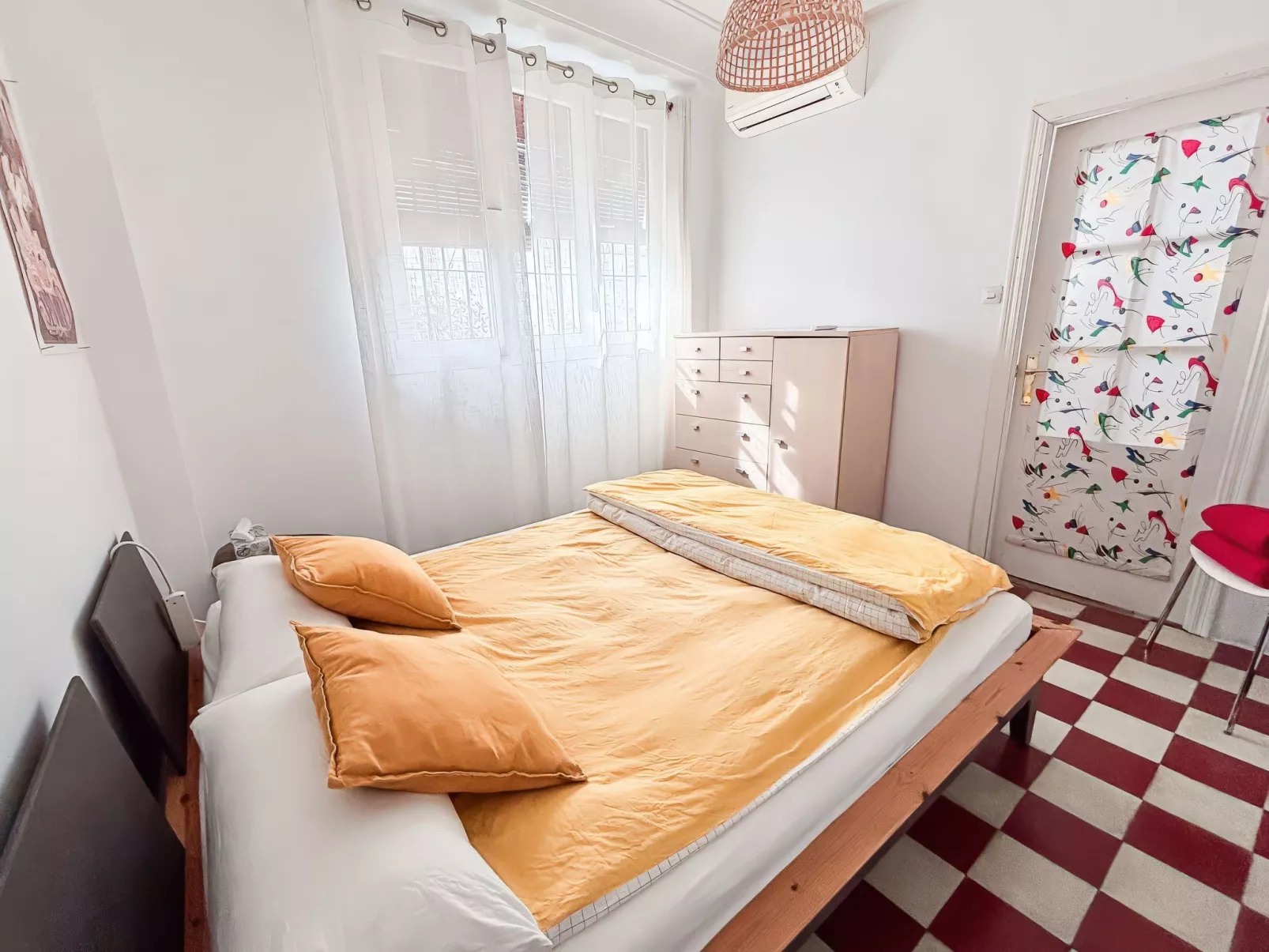 Helle Dach-Maisonette mit riesiger Terrasse - Binnen