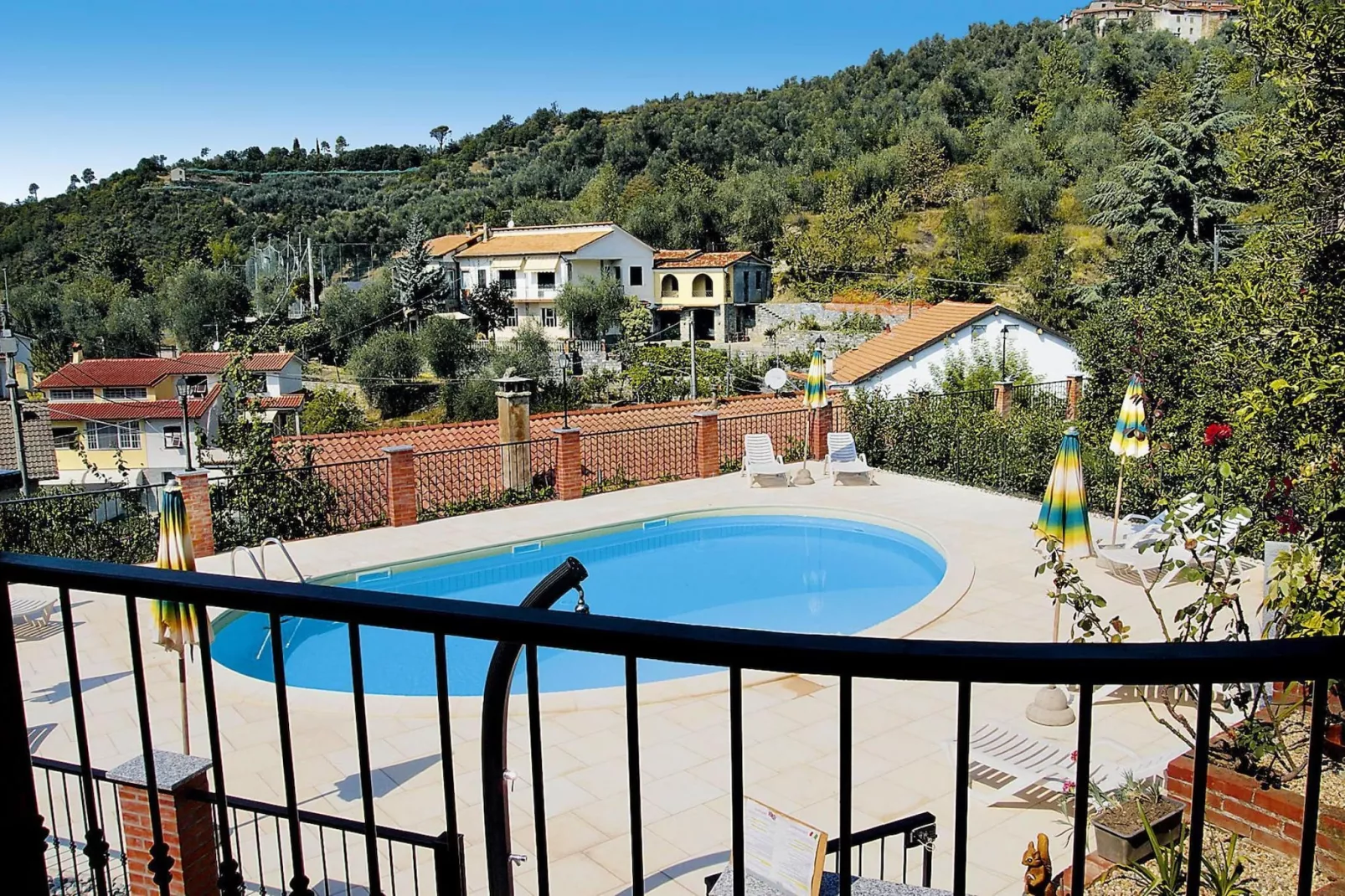 Agri-tourism Borgo Ameno Casanova Lerrone TR2 / C6-Zwembad