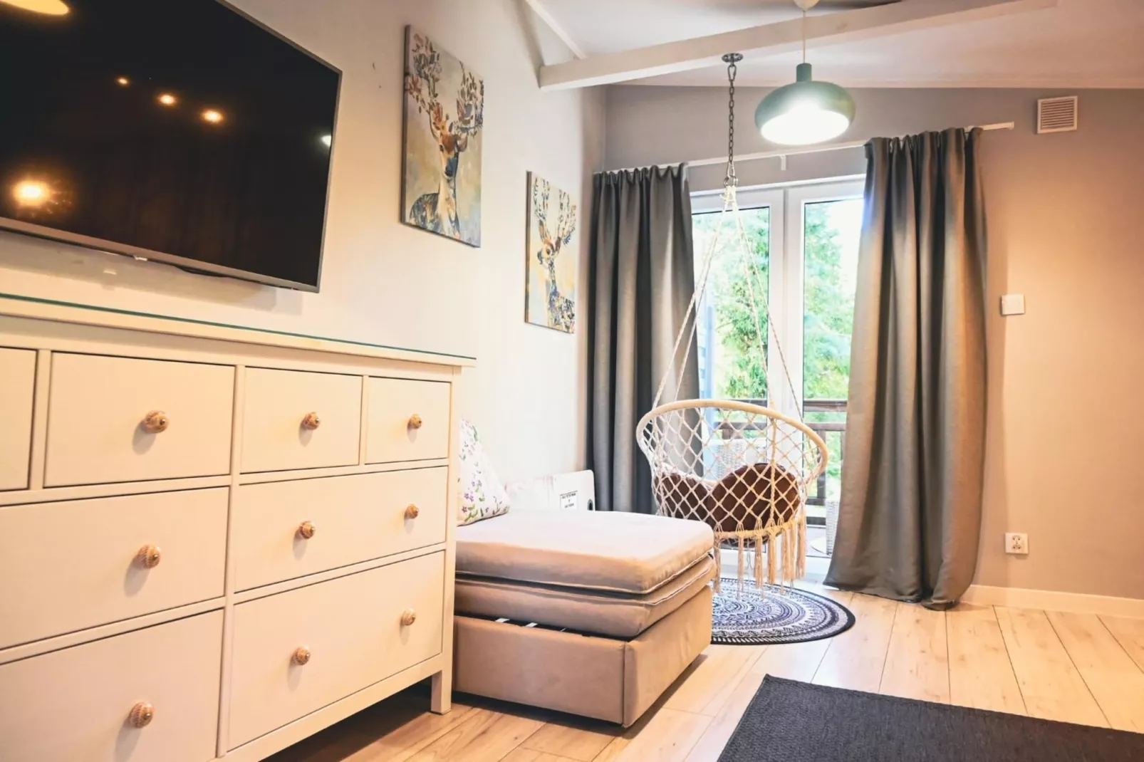 Dom w Starych Czaplach z domkiem na drzewie-Woonkamer