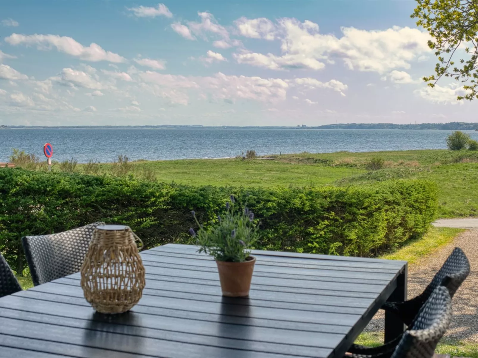 "Elissa" - 50m to the fjord-Buiten