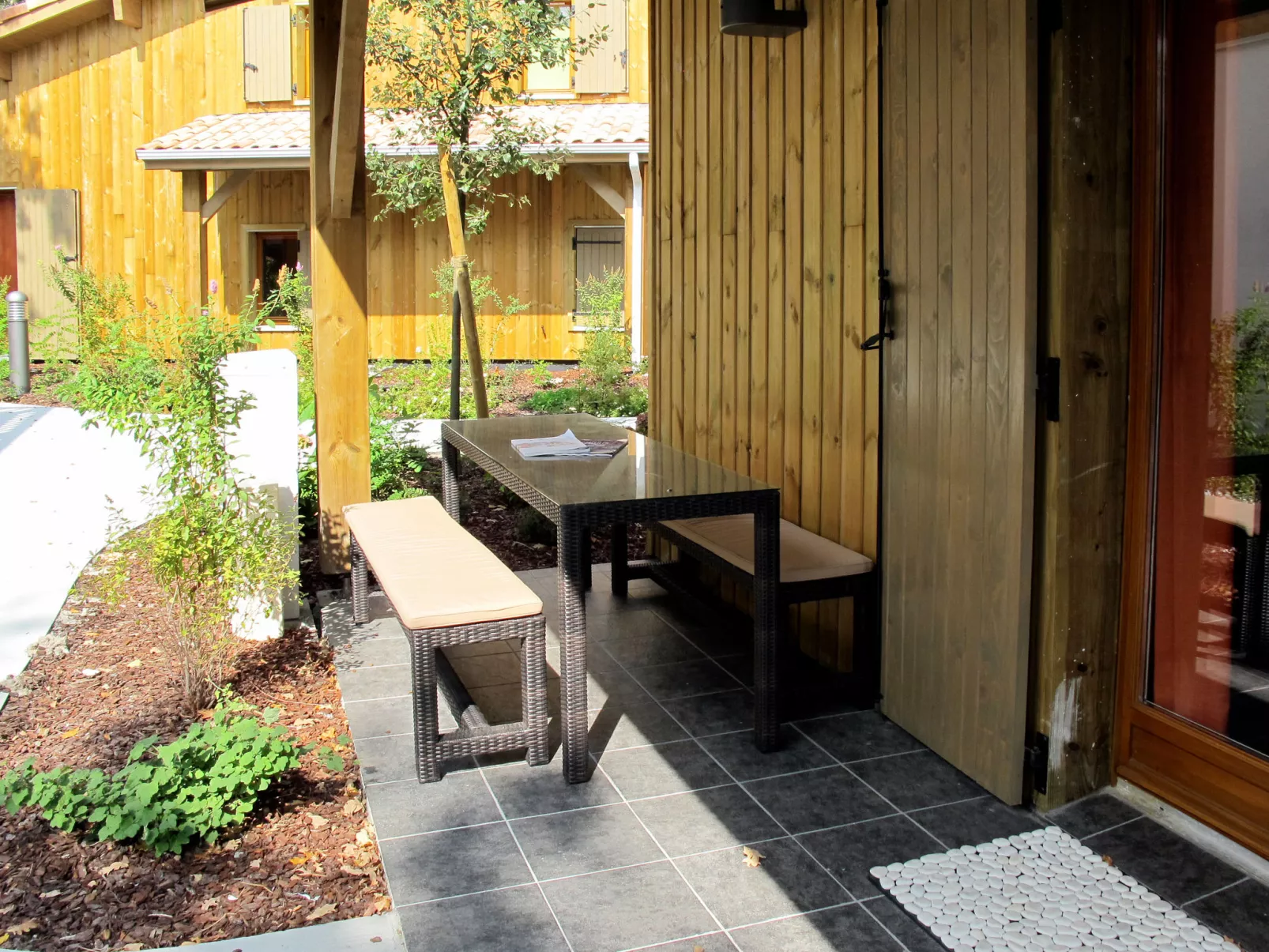 Les Rives du Lac-Buiten