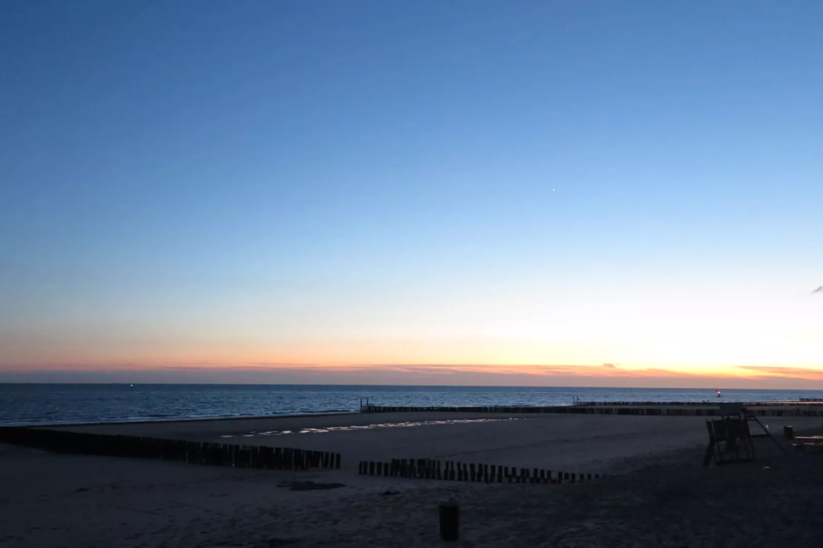 Slaapstrandhuisje - Strand dishoek 60 - Uitzicht zomer