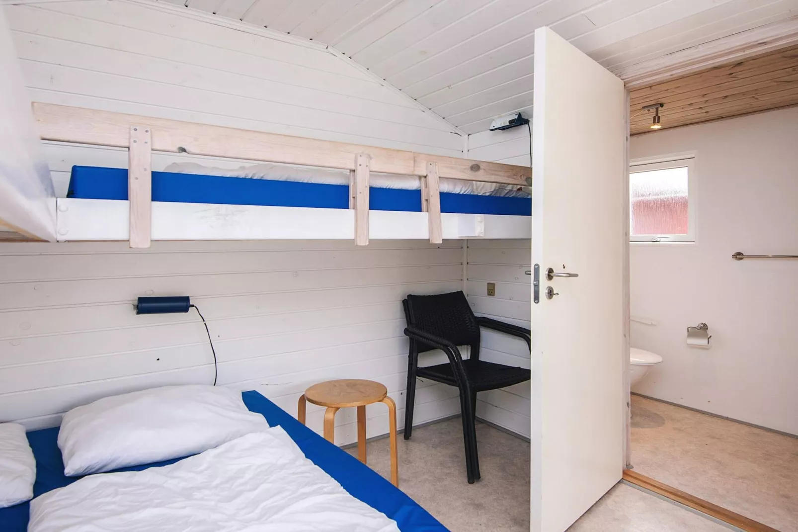 Hytte til 4 pers., med WC-Binnen