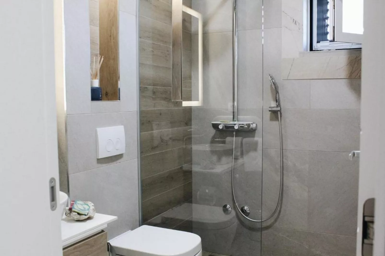 Villa Vera -Three Bedroom Villa with Swimming pool - Badkamer