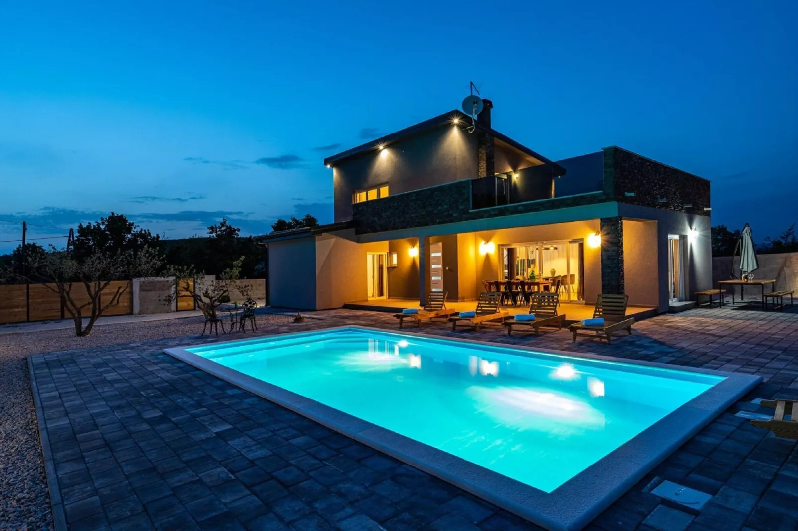 Villa Diva-Buitenkant zomer