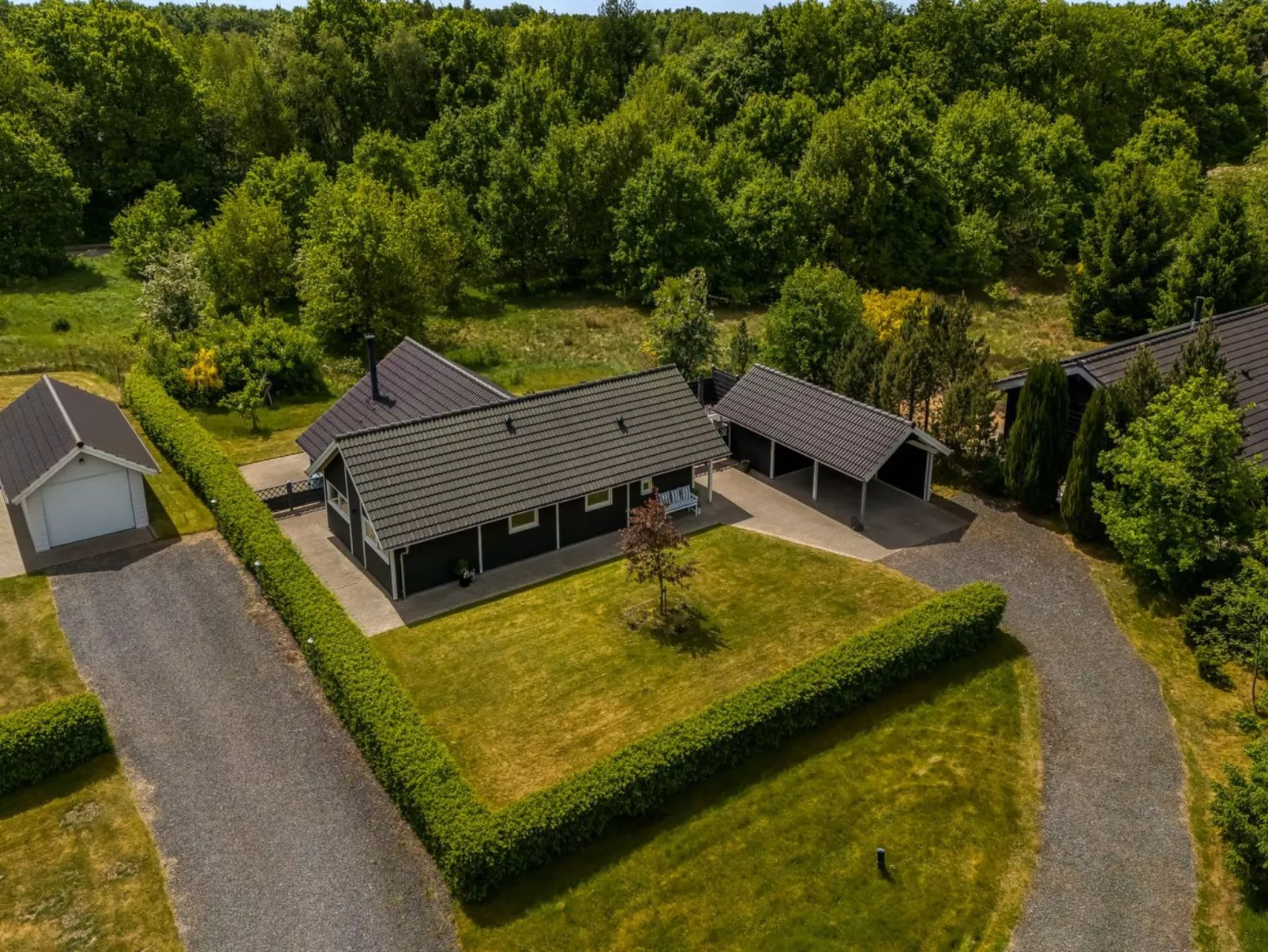 "Truels" - 30km from the sea-Buiten