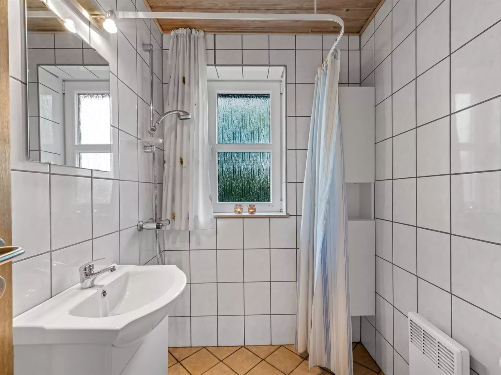 "Åsemarie" - 500m to the fjord-Binnen