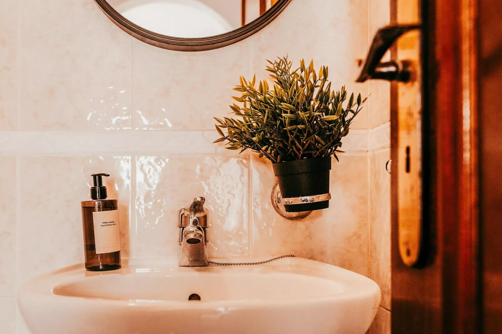 Altura Beach Villa by GT House-Badkamer