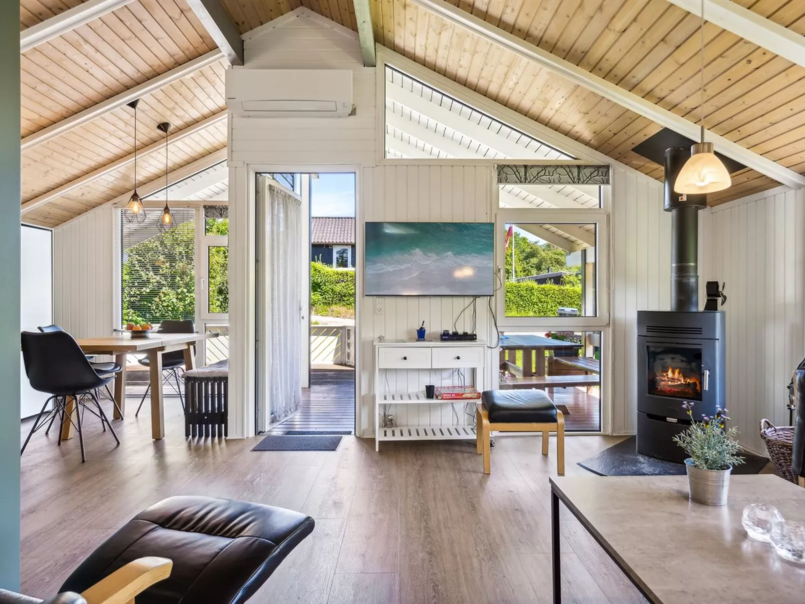 "Maini" - 350m from the sea-Binnen