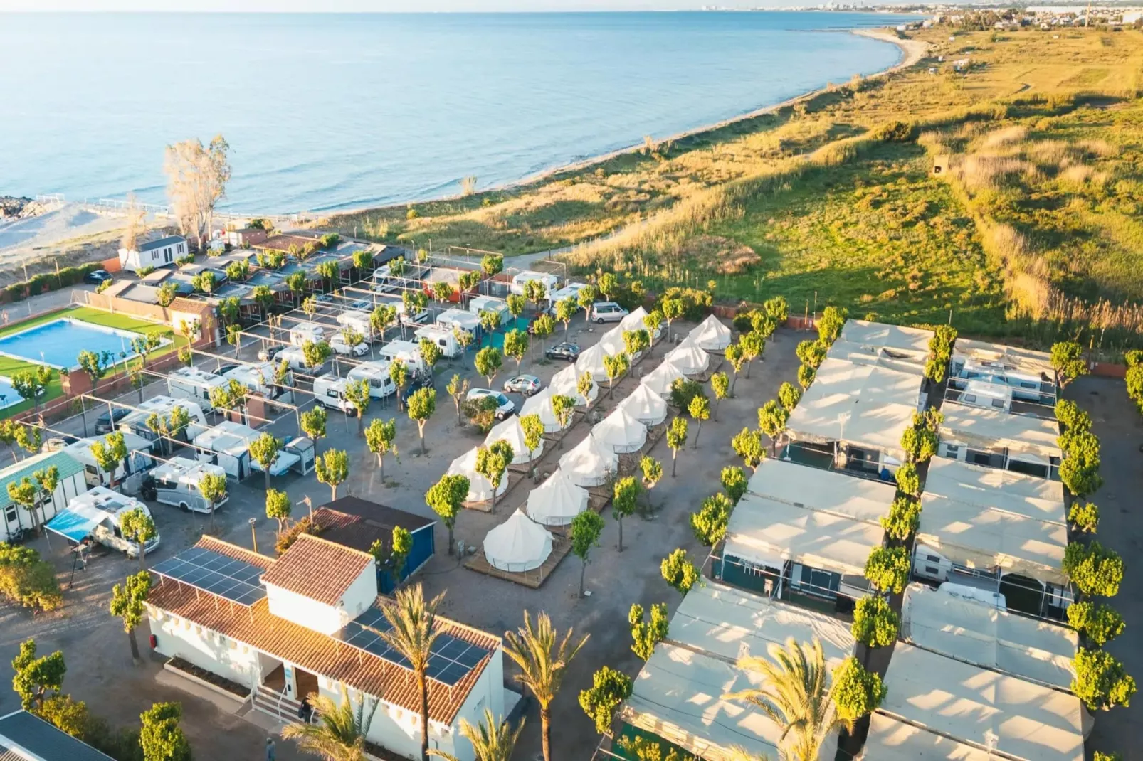 HOLA CAMP CHILCHES-Comfort 4-Gebieden zomer 5km