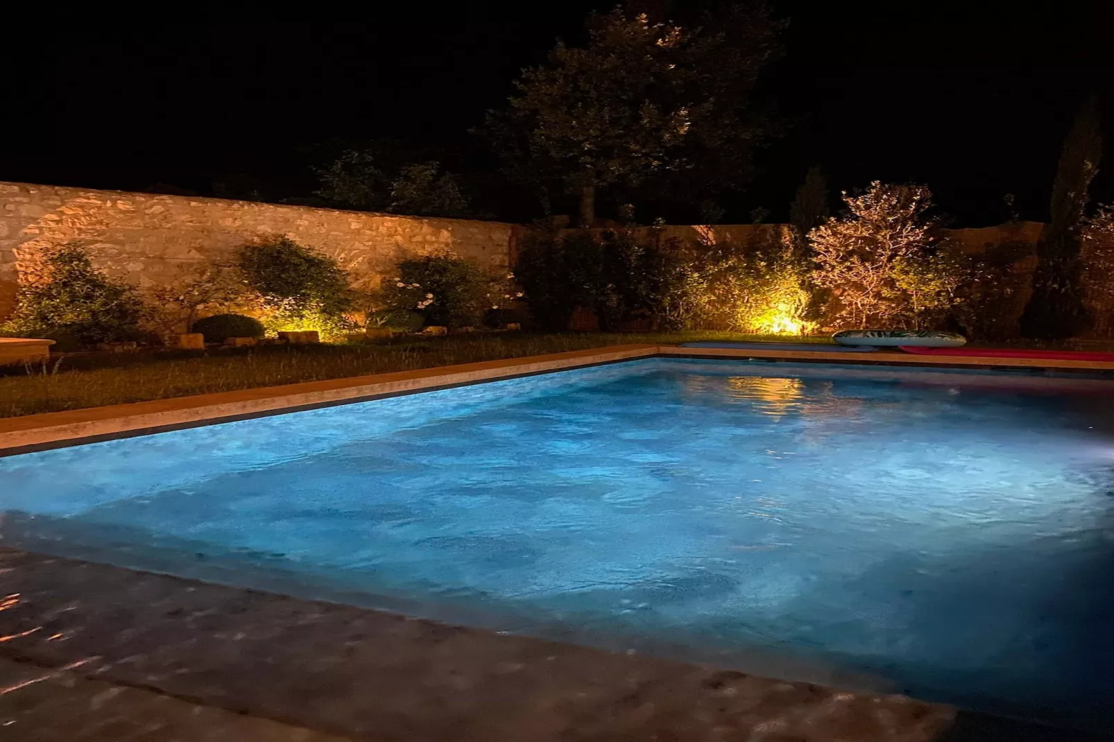 Le Mas Sorella – Votre Évasion Provençale au Cœur des Alpilles-Zwembad