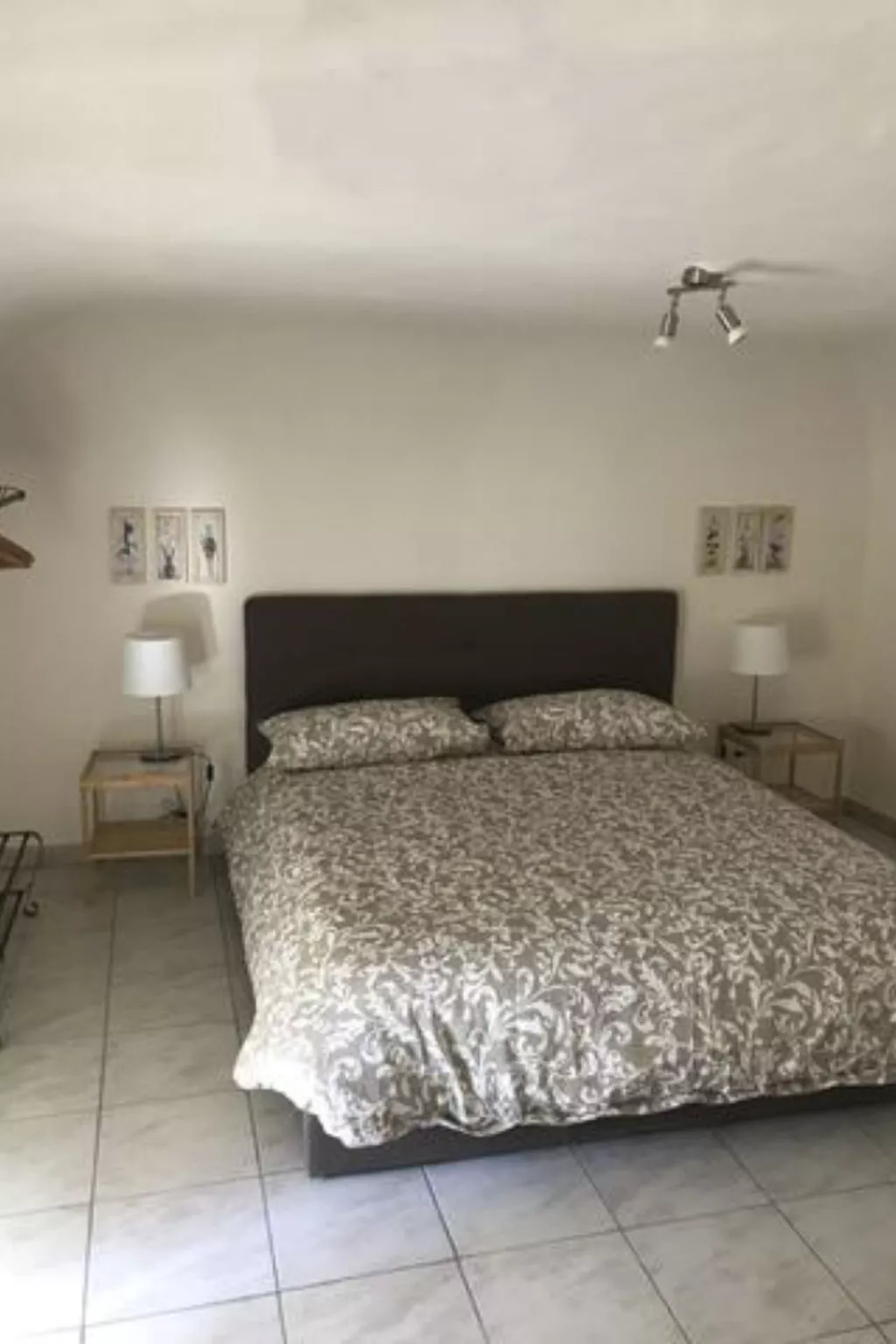 Alley's Haus - Image-tags.info