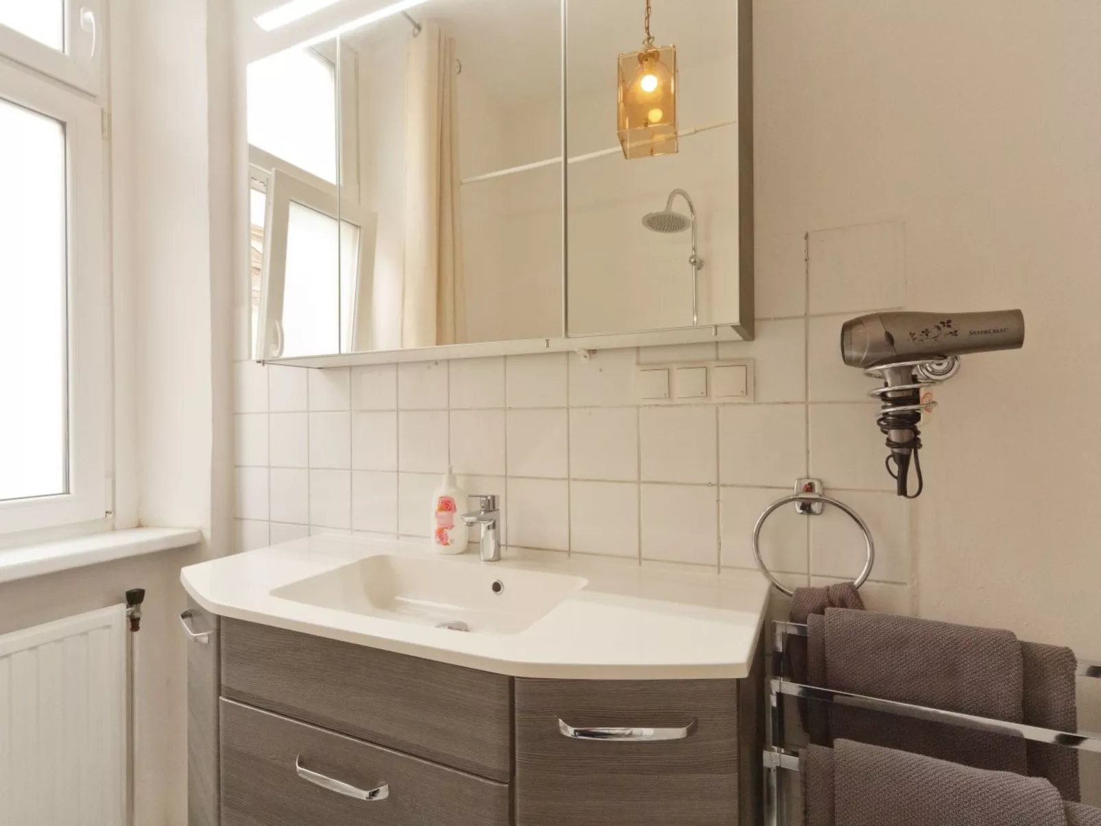Große Ferienwohnung in Fünfhaus mit Garten - Image-tags.info