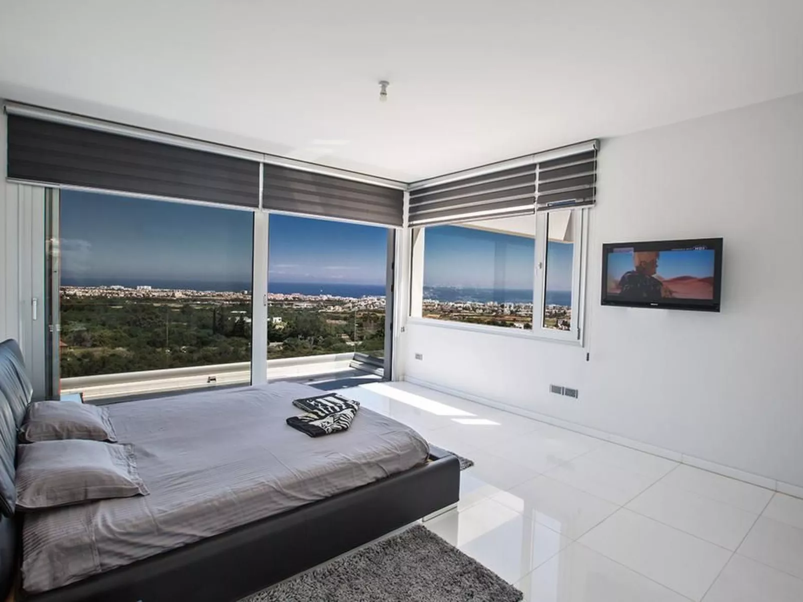 Moderne 3-Schlafzimmer-Villa mit atemberaubendem Meerblick - Image-tags.info