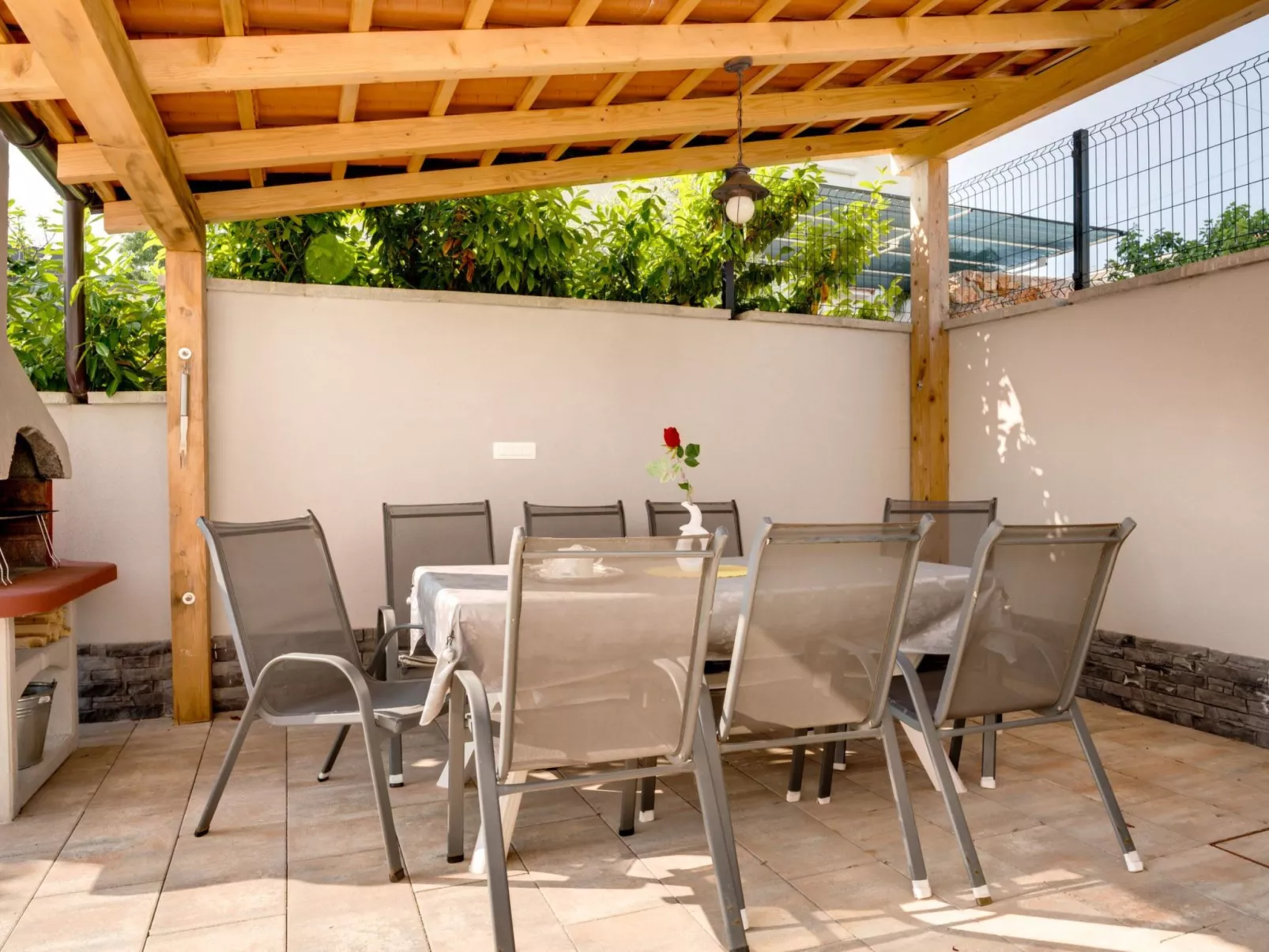 Schönes Haus in Pinezići mit privatem Parkplatz - Image-tags.info