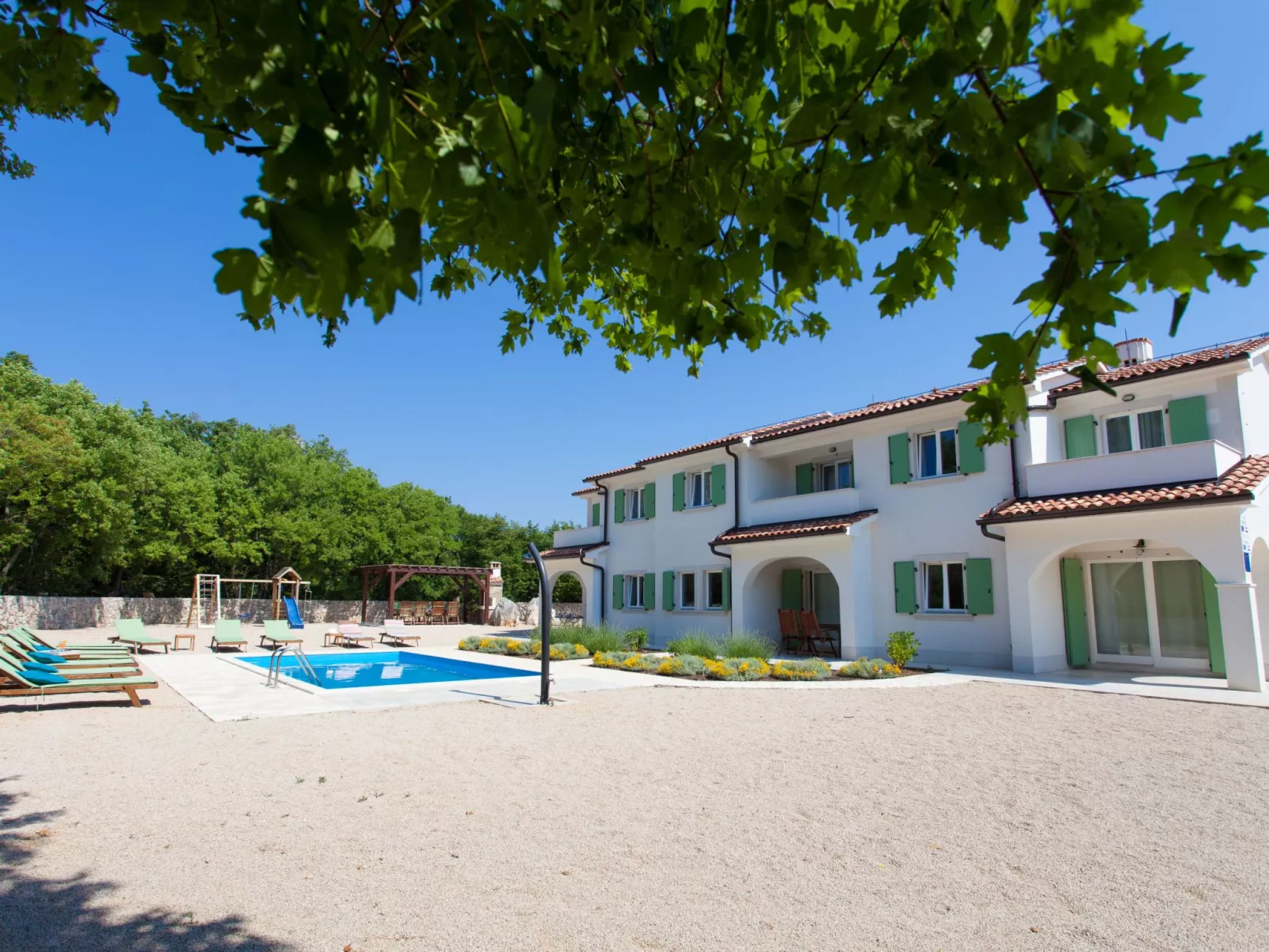 Luxuriöse Villa mit Pool inmitten der Natur - Image-tags.info