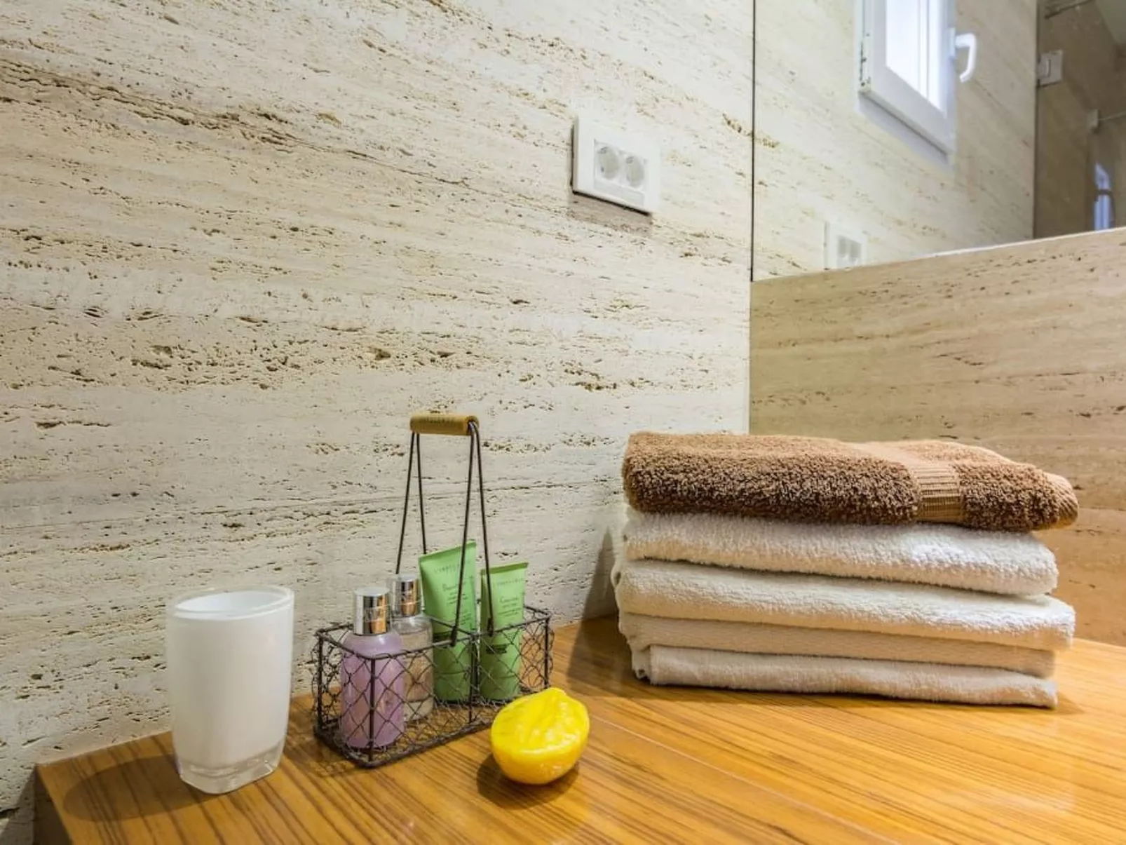 Luxuriöse Villa White Rose mit Pool in der Nähe von Zrče Beach - Image-tags.info