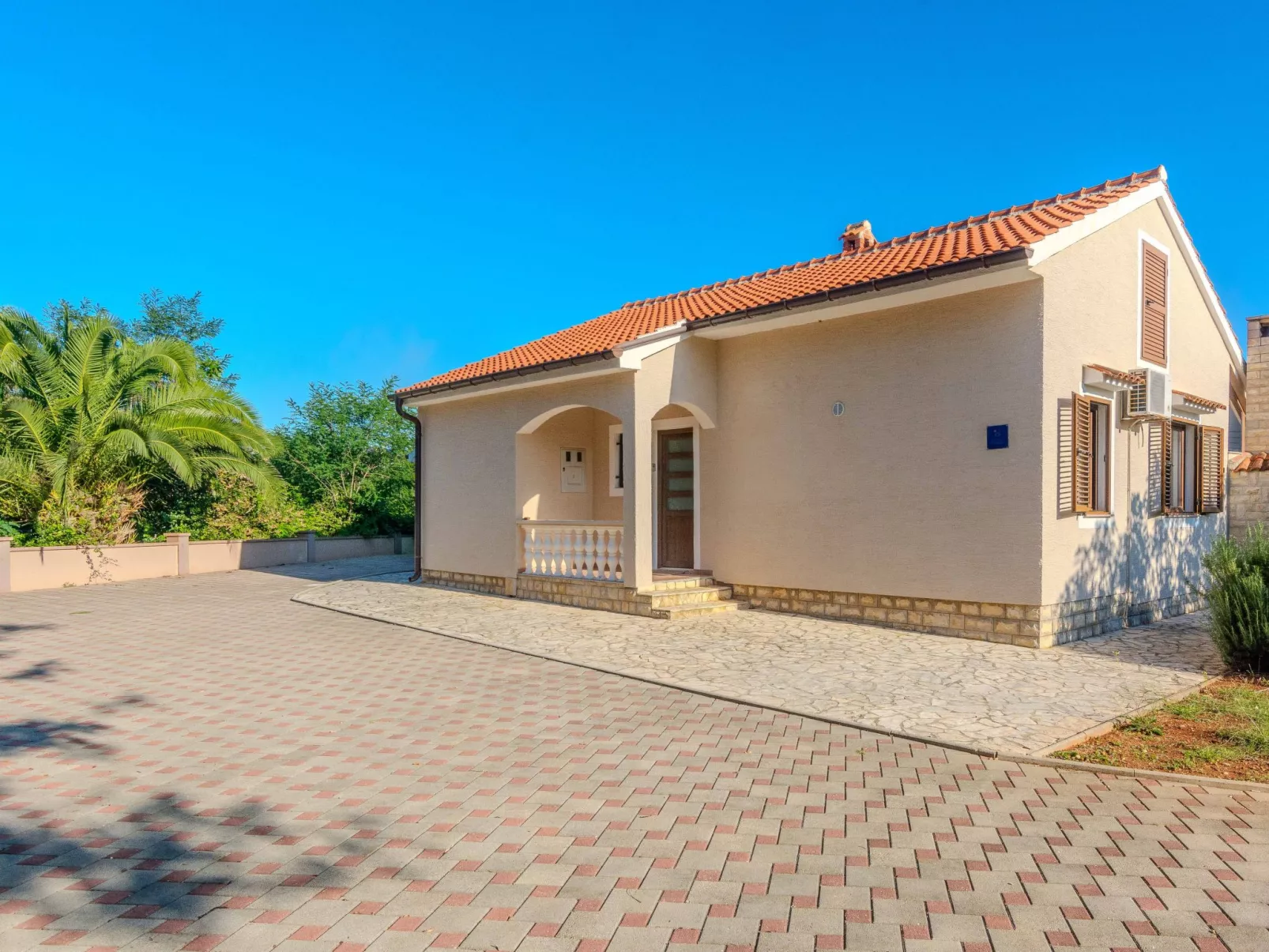 Holiday home Suric - Image-tags.info