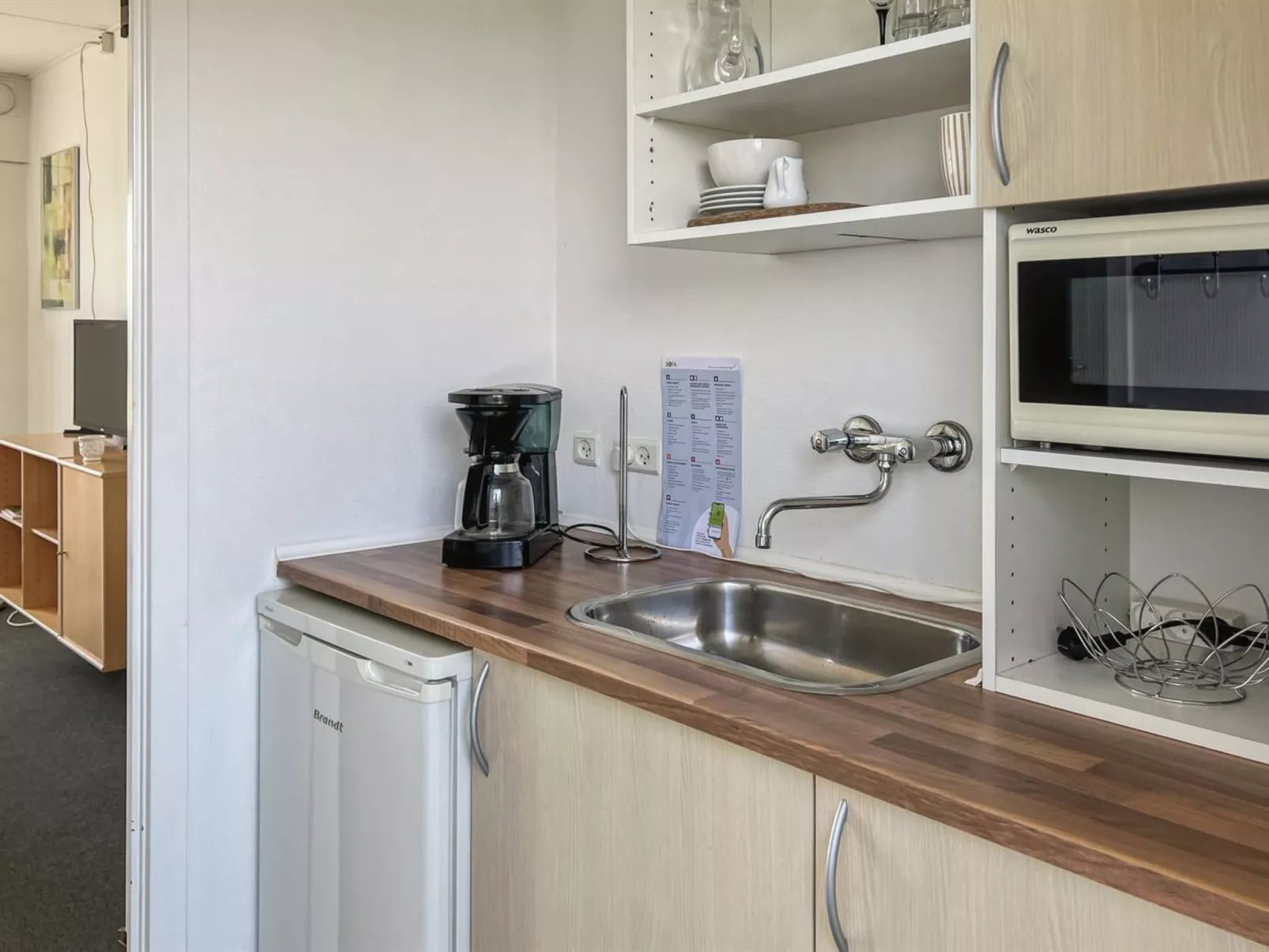 "Kirsti" - 300m from the sea - Binnen