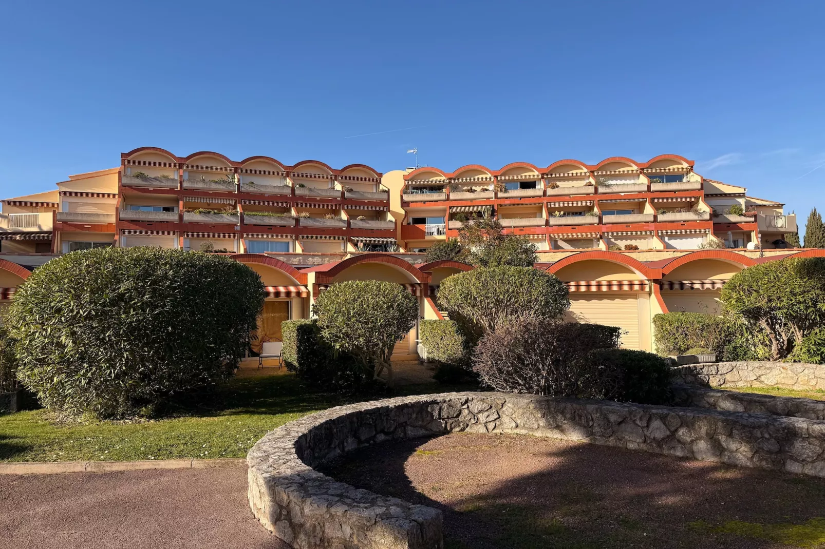 Vélusine - Buitenkant zomer