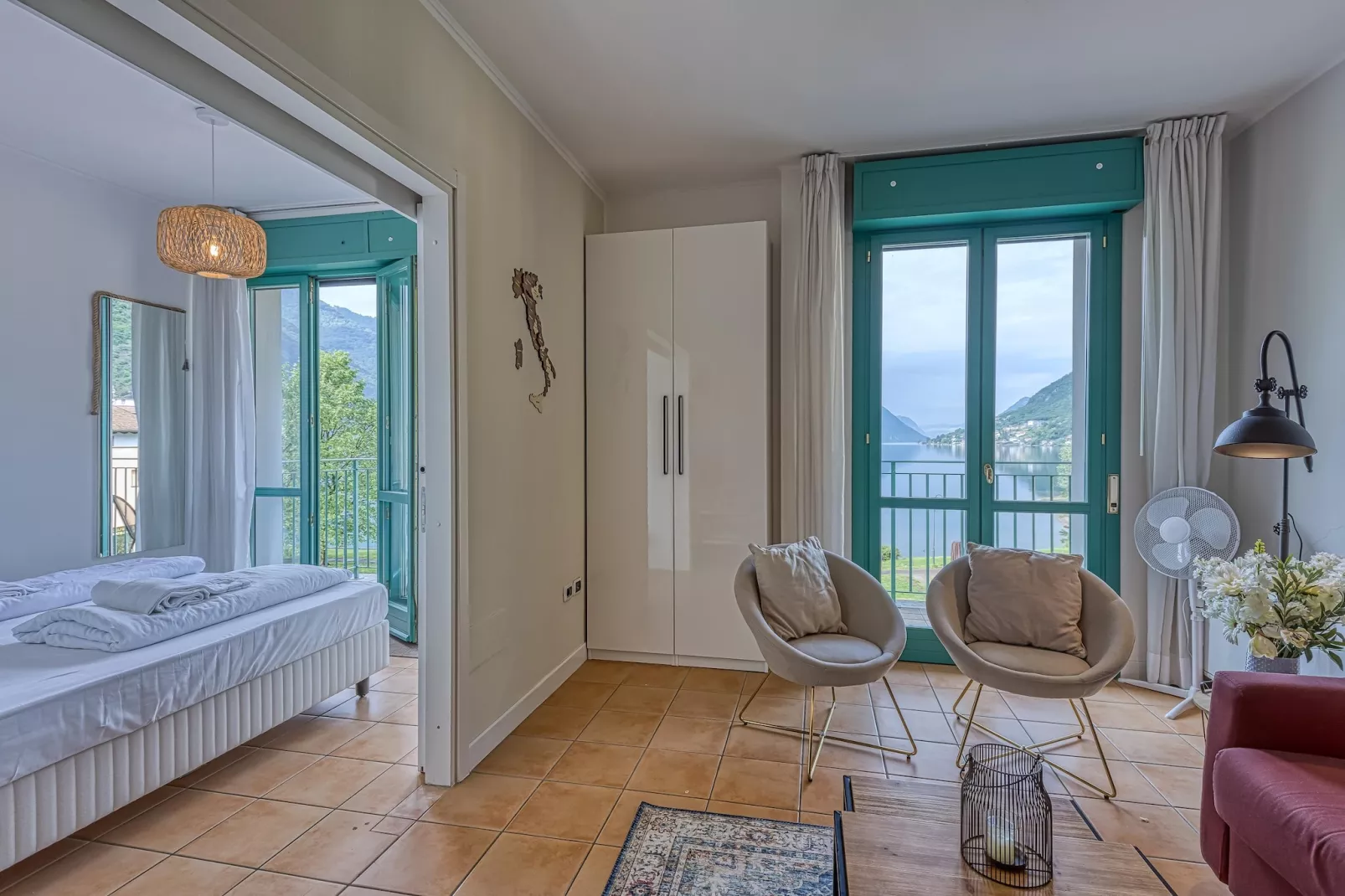 RESIDENCE PORTO LETIZIA - PALACE-2ROOM APT 6 PAX LAKE VIEW DELUXE 8210 - P2LD6 - Woonkamer