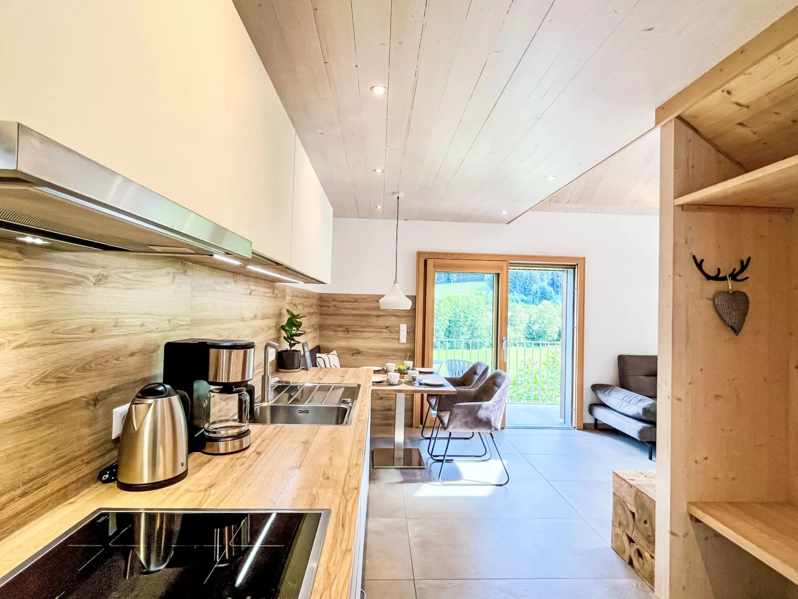 Kinast (HFT202) - Binnen