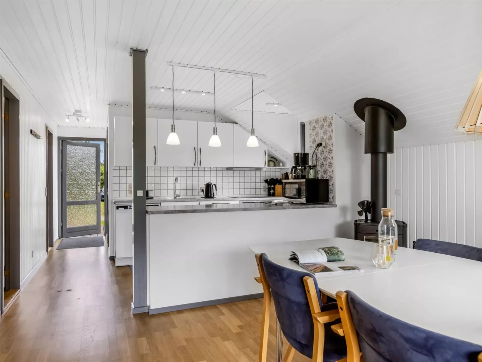 "Emiljan" -  from the sea-Binnen