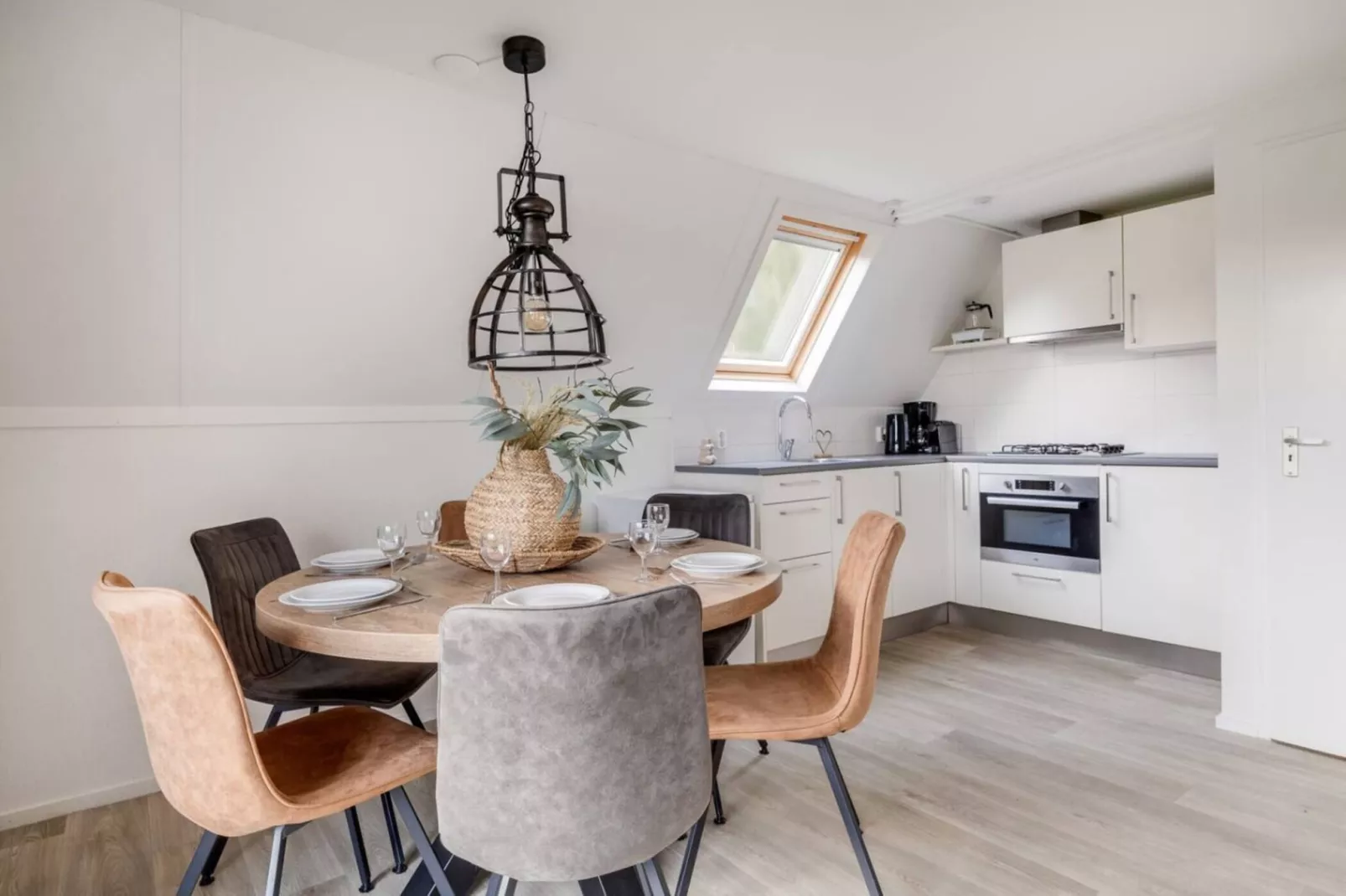 118 | Rietzanger | Sfeervol ingerichte bungalow-Eetkamer