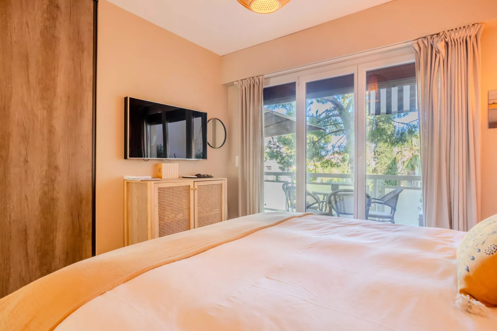 MB-2-PINS-M-Niet-getagd