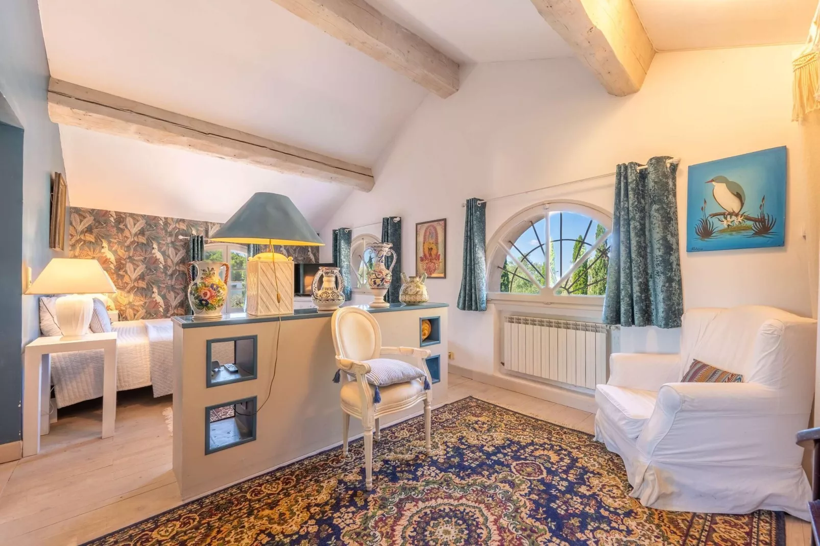 Grand Mas climatisé Arles-Woonkamer