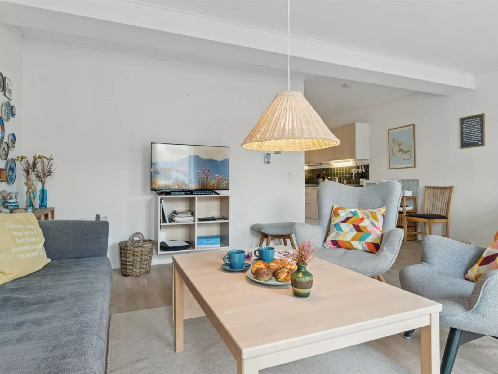 "Yosefin" - 50m from the sea-Binnen