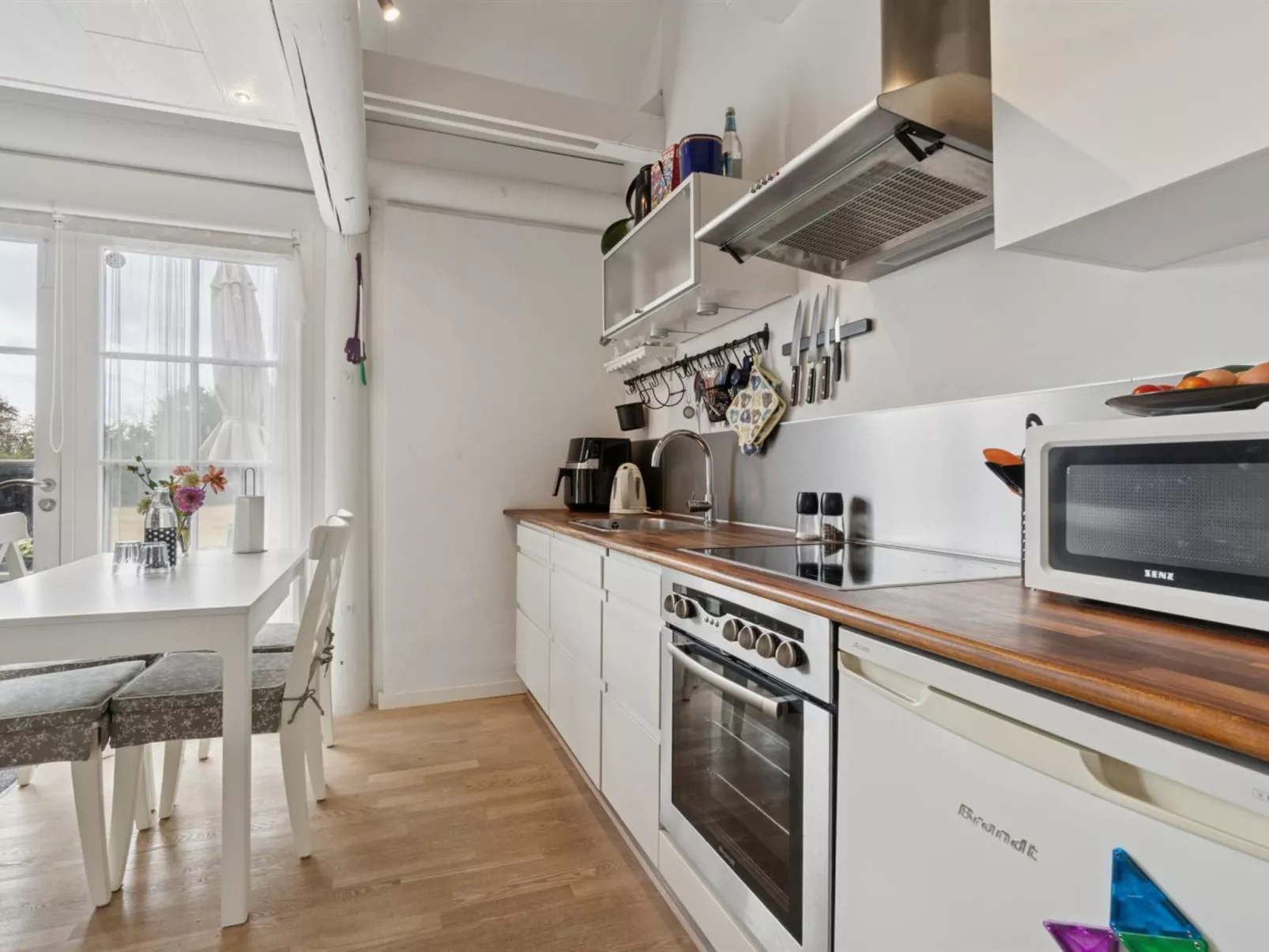 "Ruse" - 6km from the sea - Binnen