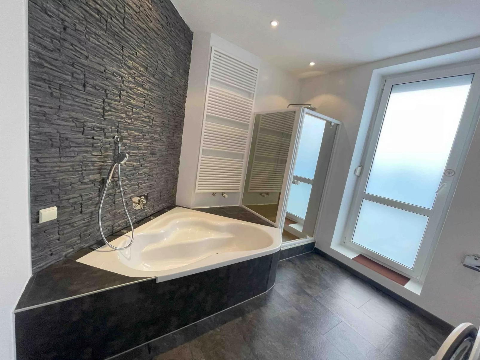 R111 - Image-tags.info