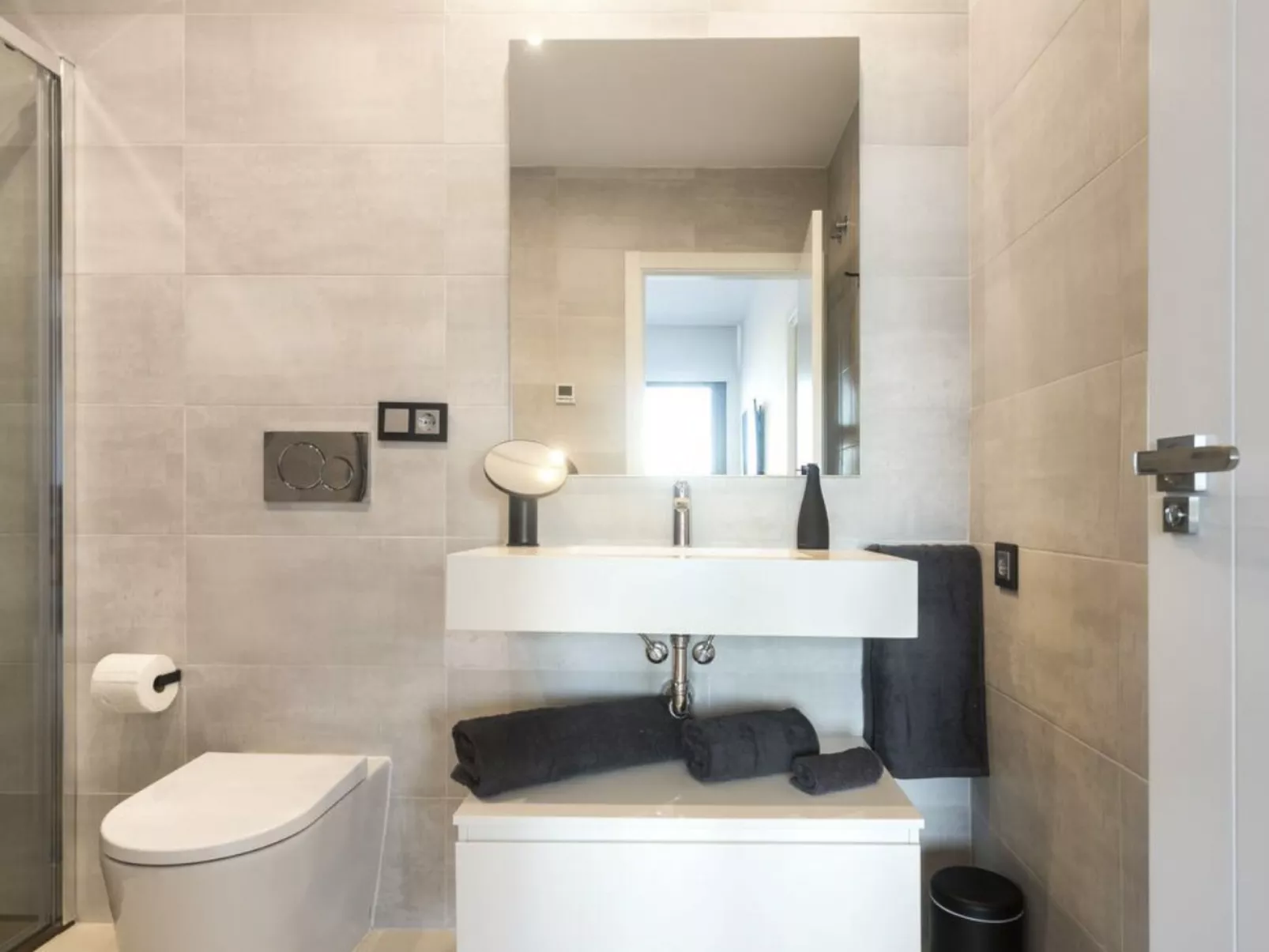 Luxuriöses Apartment mit Pool und Garage am Poniente Beach! - Image-tags.info