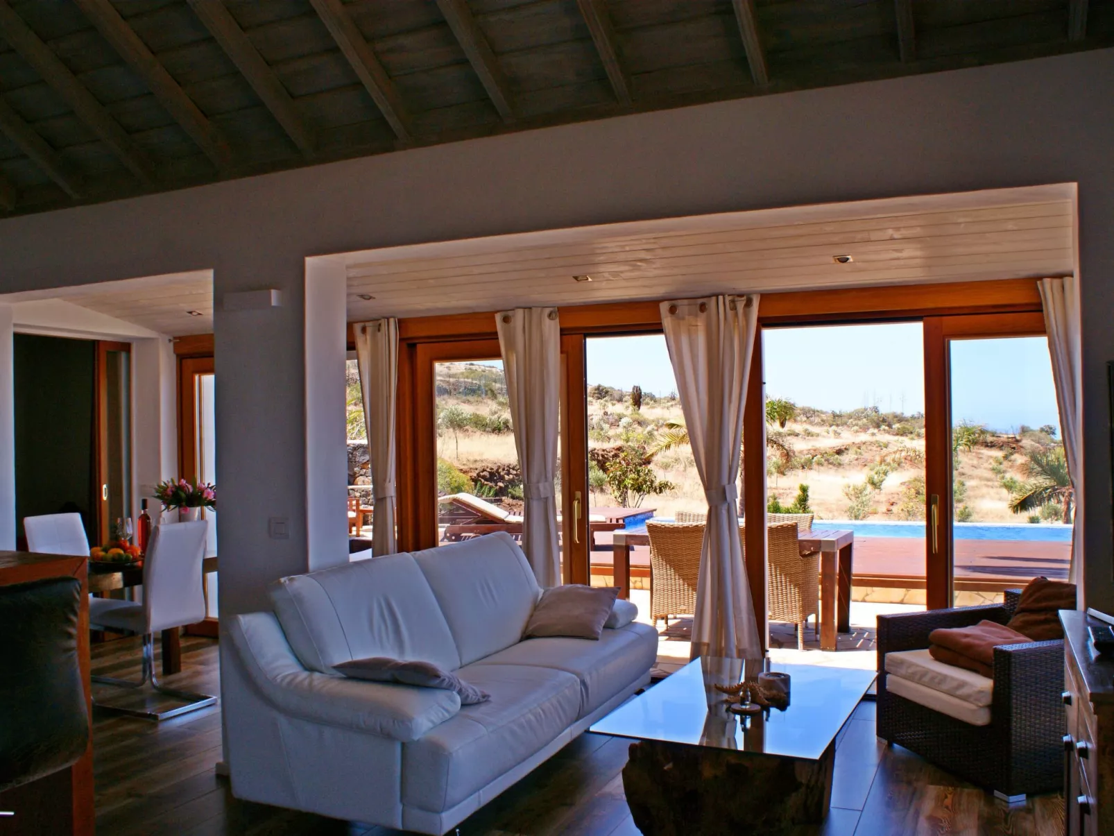 Romantische Ferienvilla mit Infinity-Pool und Panoramameerblick - Image-tags.info