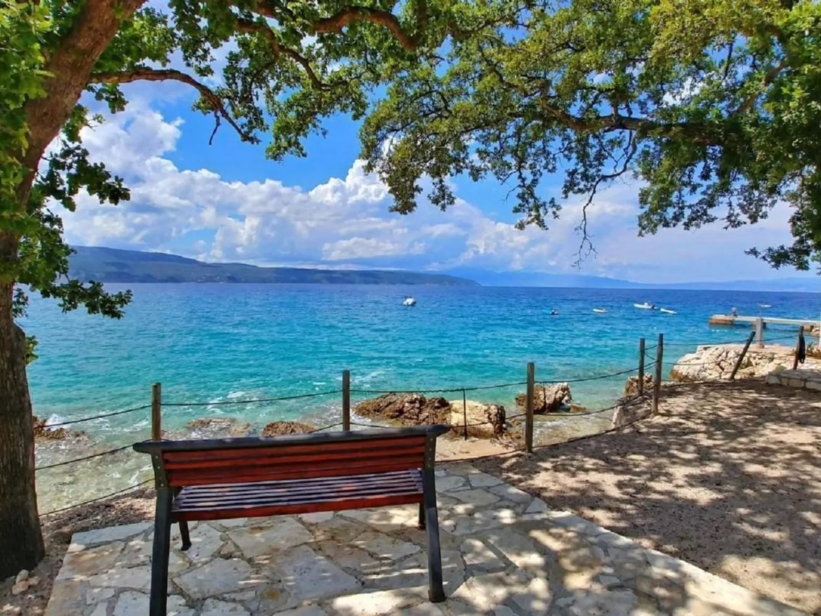 Villa Kamenica  im mediterranen Stil mit Innen- und Außenpool - Image-tags.info