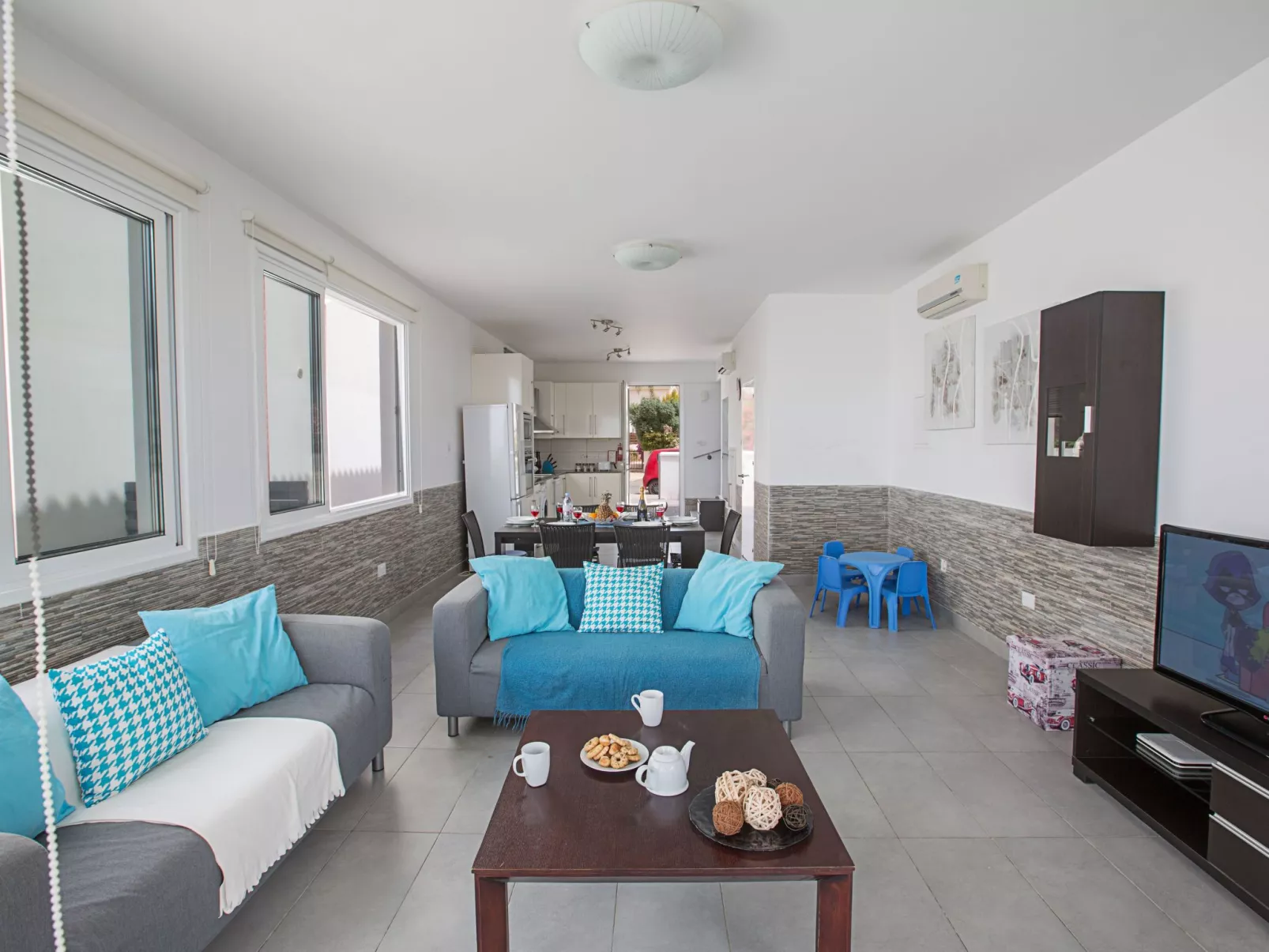 Moderne, geräumige Villa am Strand mit Pool - Image-tags.info