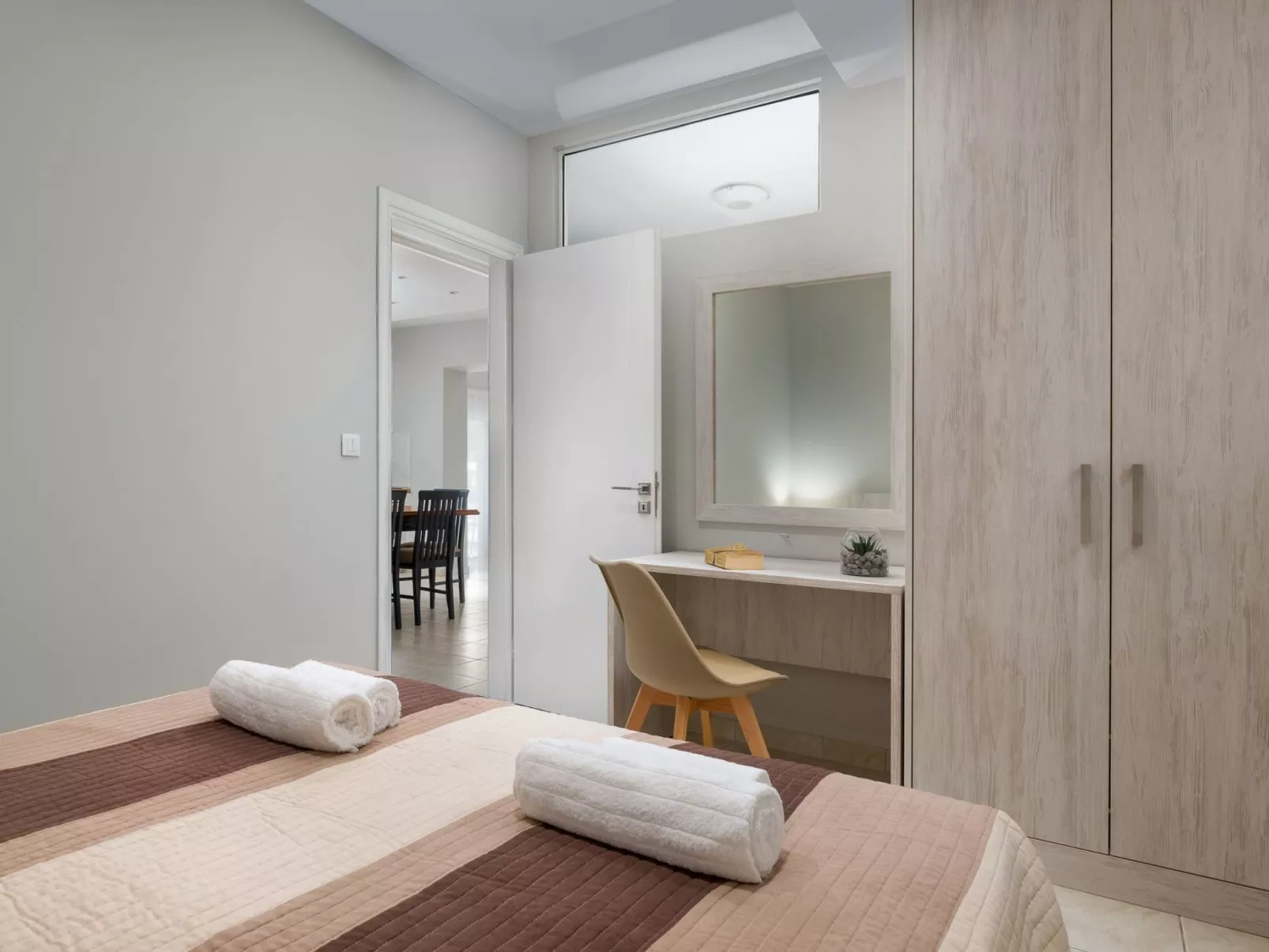 Athena PoolFront - Image-tags.info