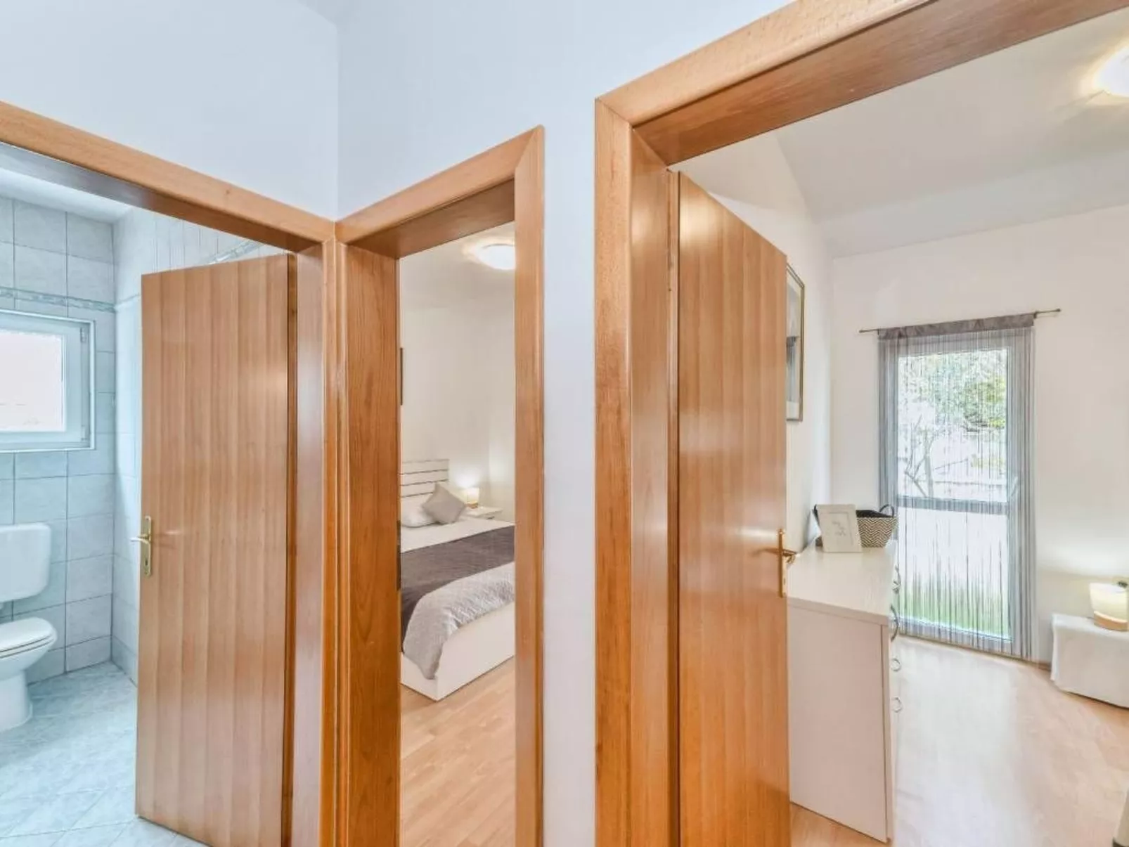 Strandhaus mit Pool in Meeresnähe - Image-tags.info