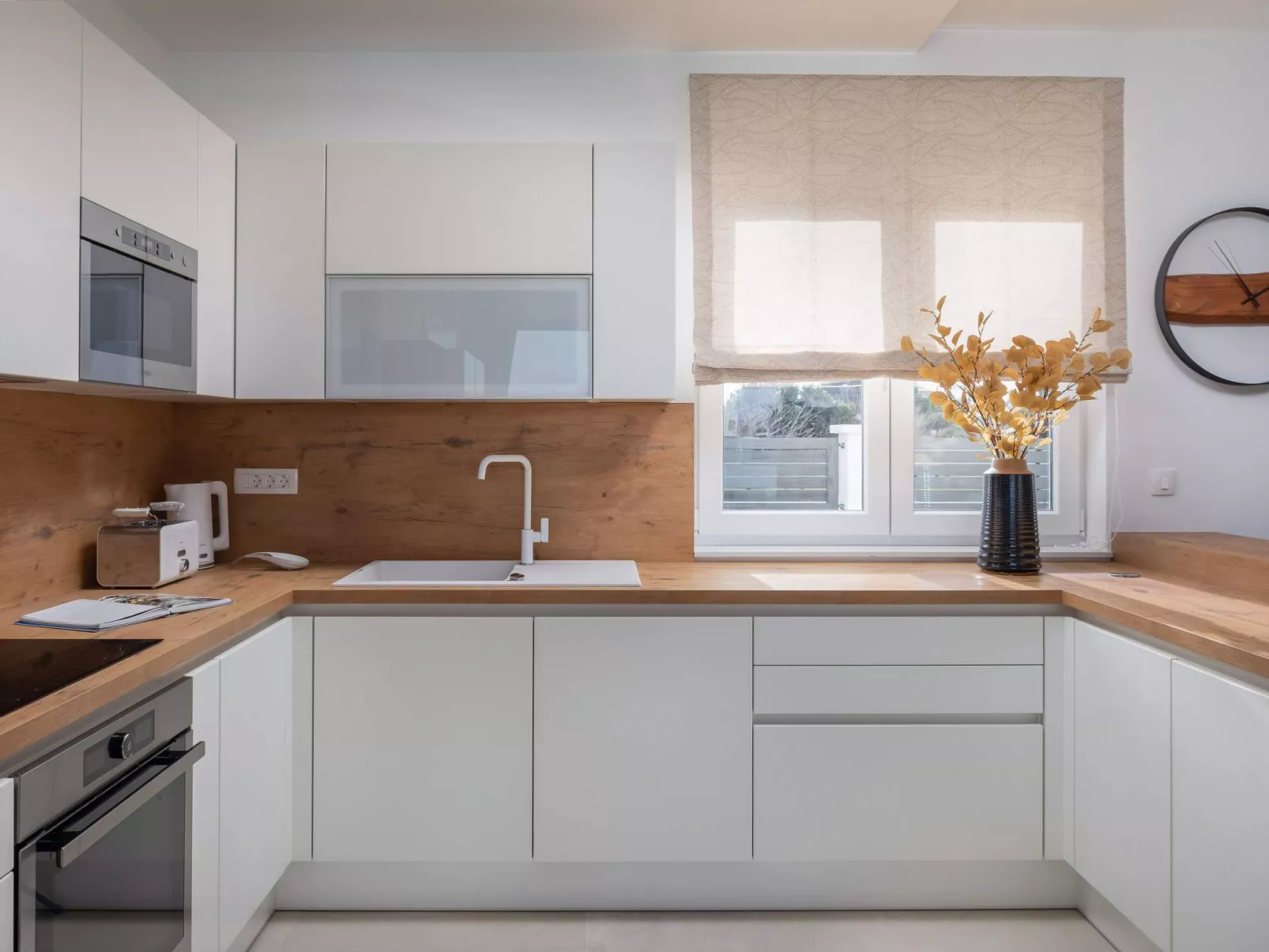 Villa in Strandnähe, Pool, Kinderspielplatz - Image-tags.info